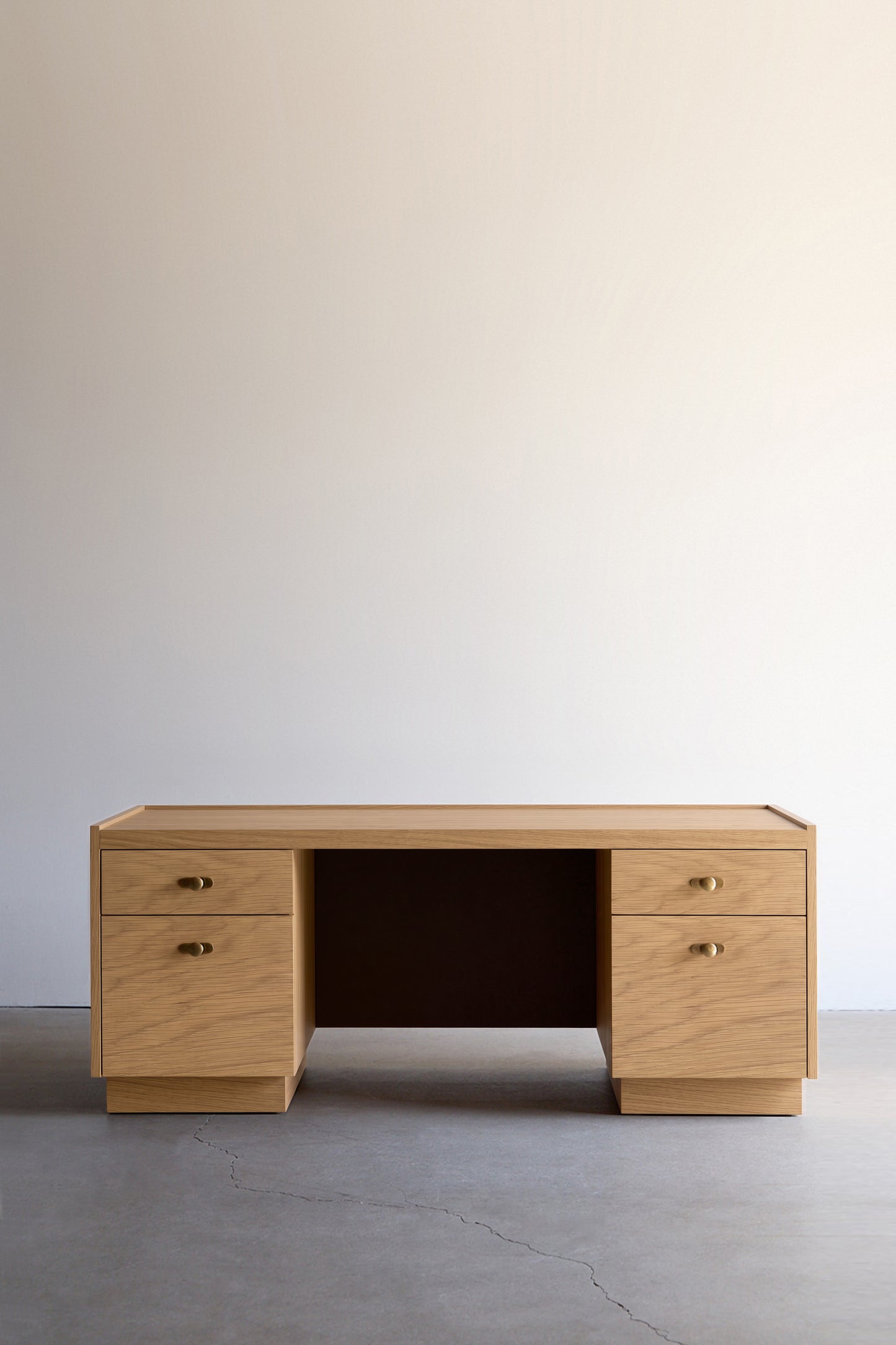 alt_text::Marella Desk - shot of left side||color::Oak||show_in_gallery::true||position::first