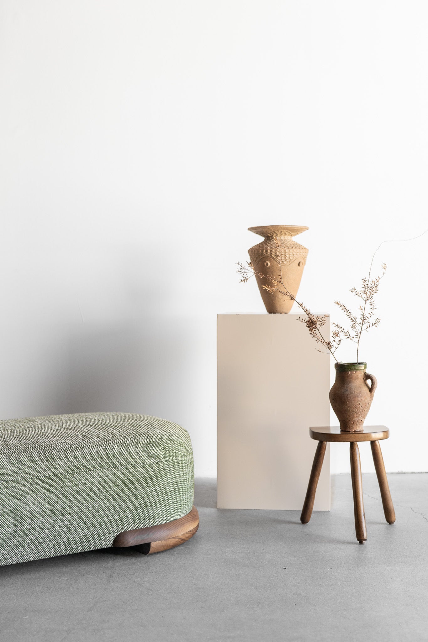 Harper Bench | STOCK
