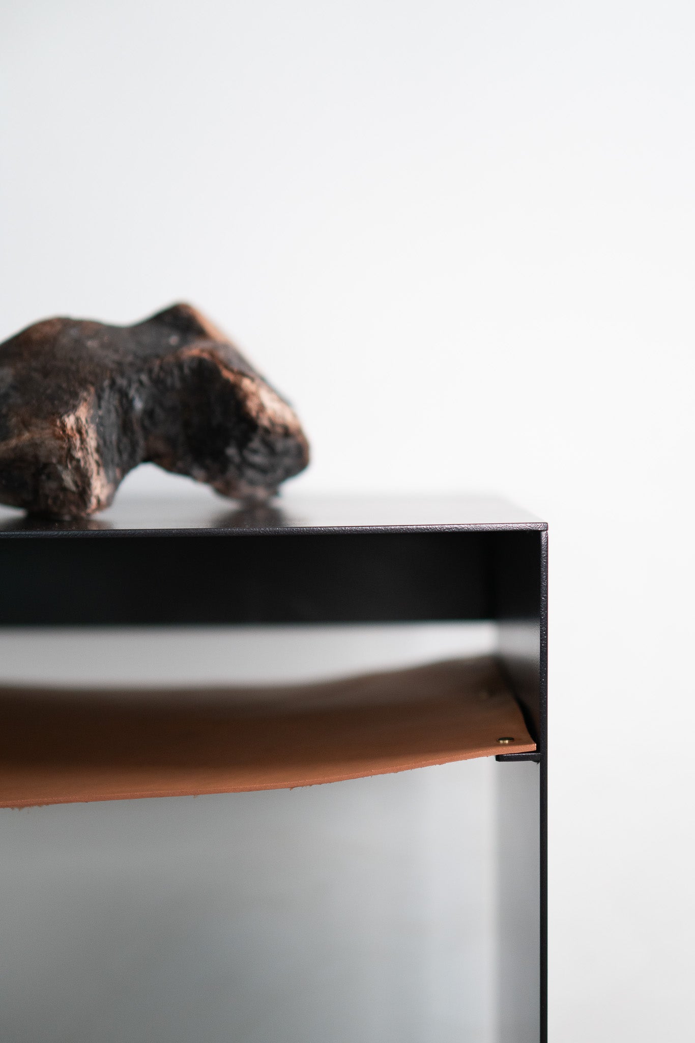 Latigo Console | STOCK