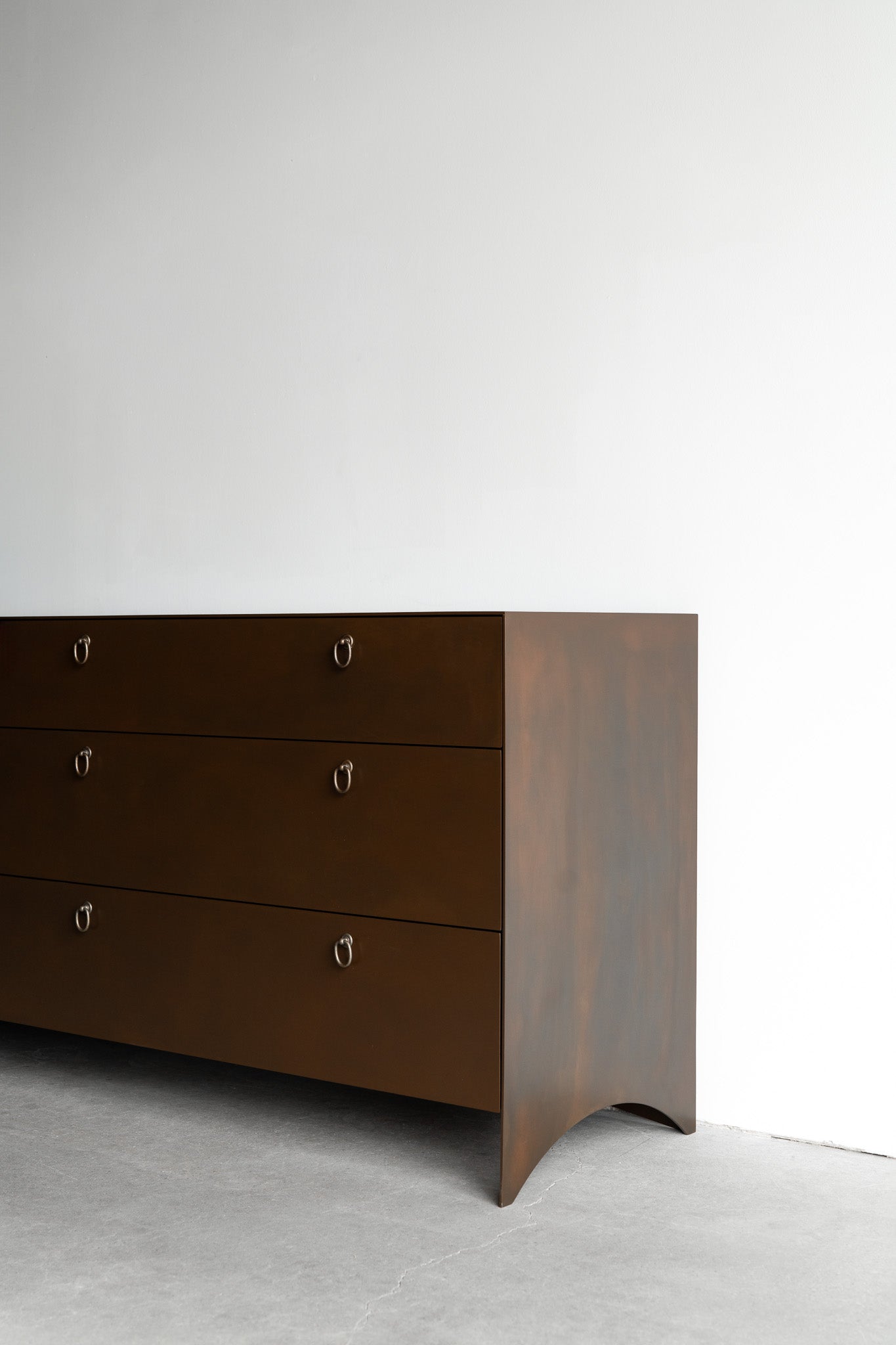 Lola Dresser