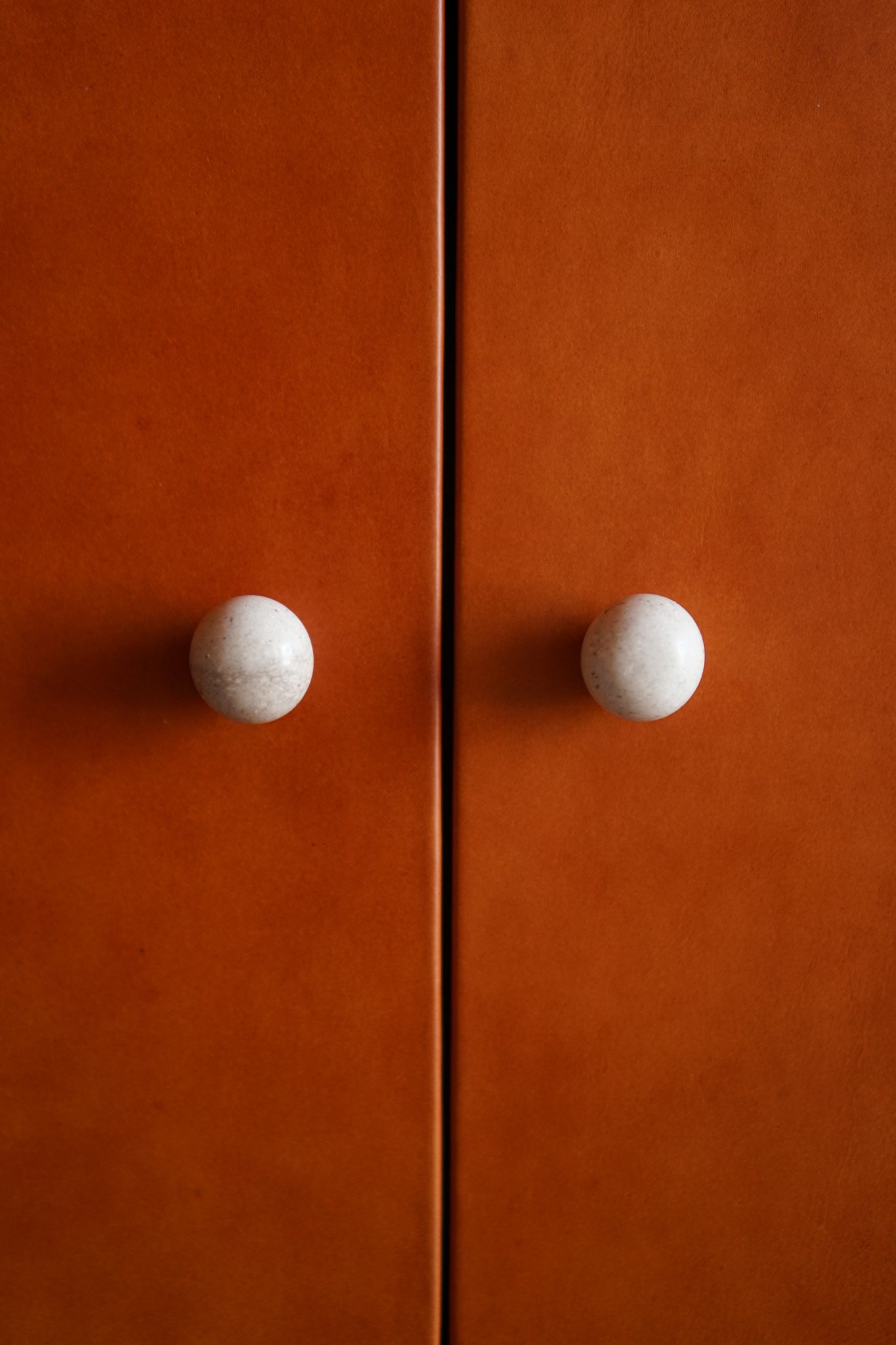 Morro credenza - leather and handles close up