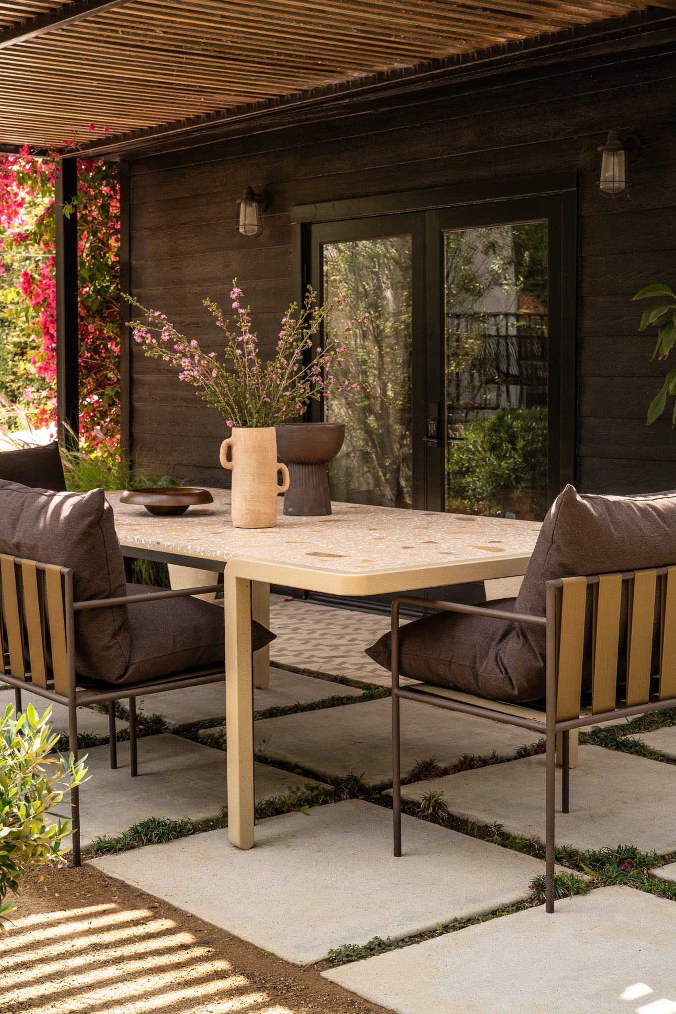 Outdoor Dume Dining Table