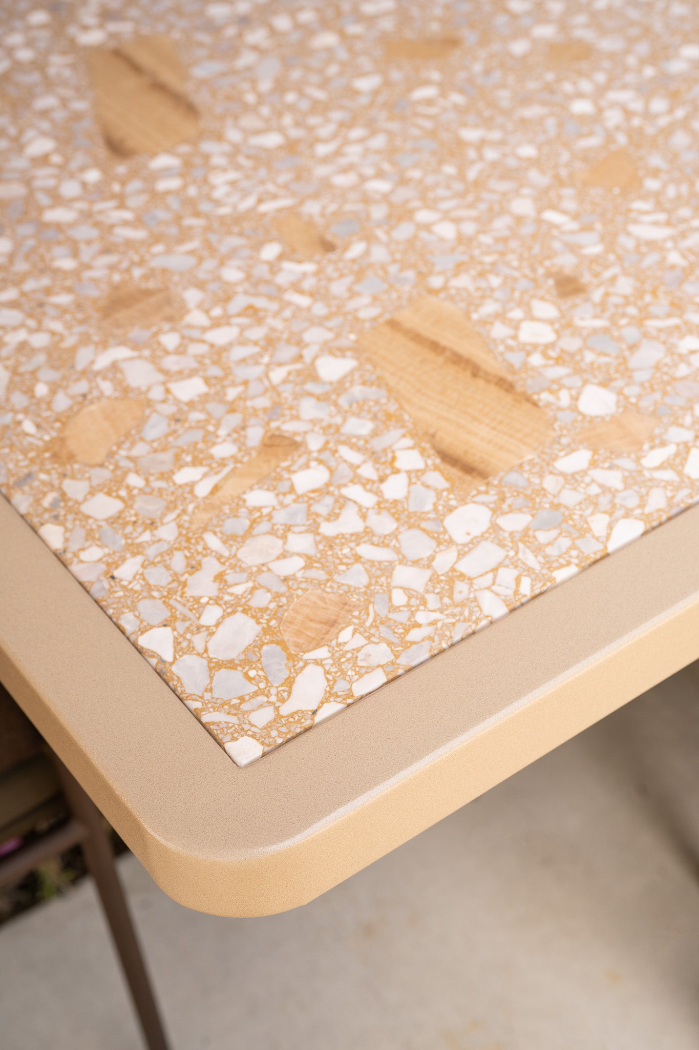 Outdoor Dume Dining Table