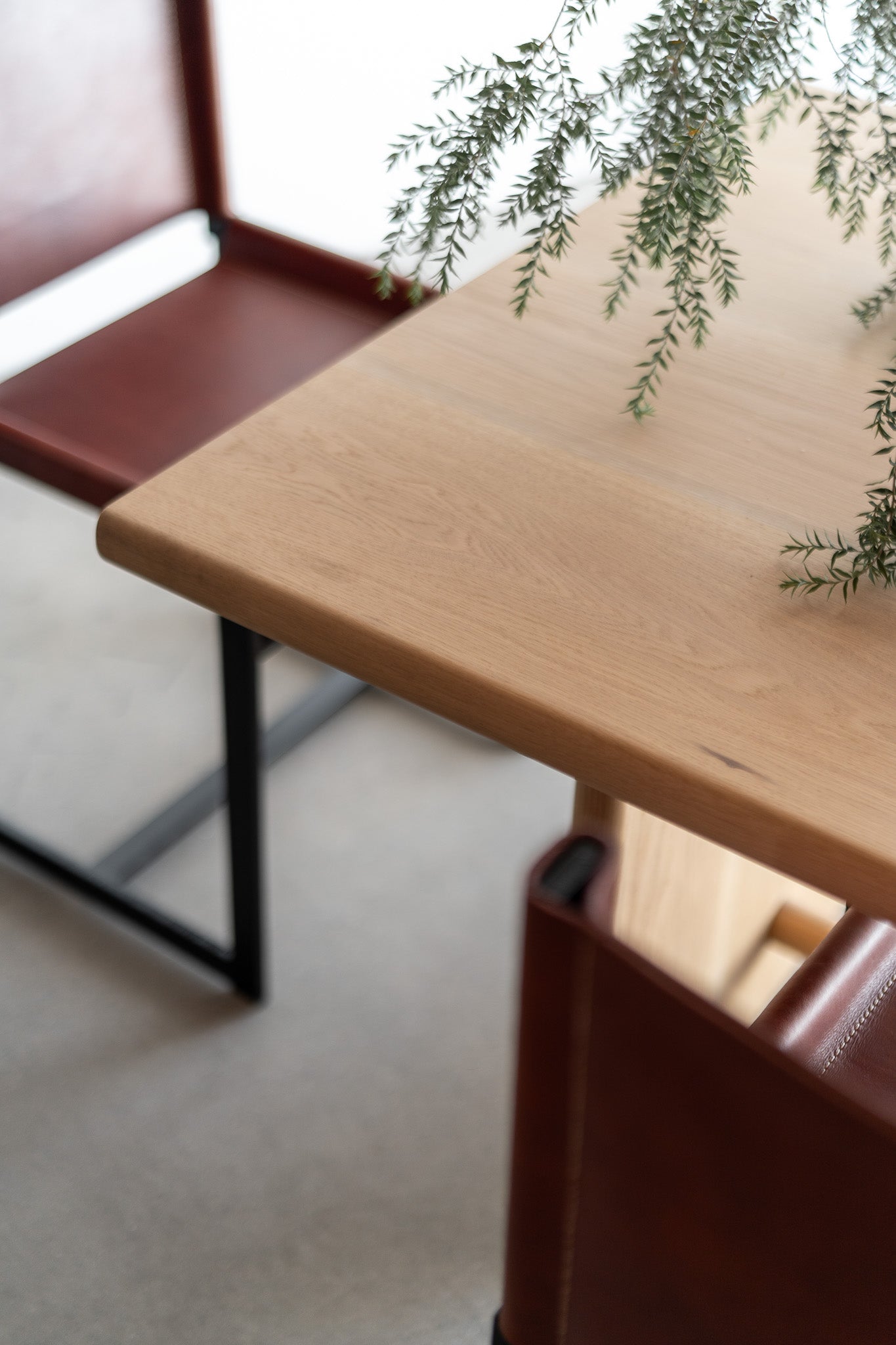 Reyes dining table - Wood oak dining table