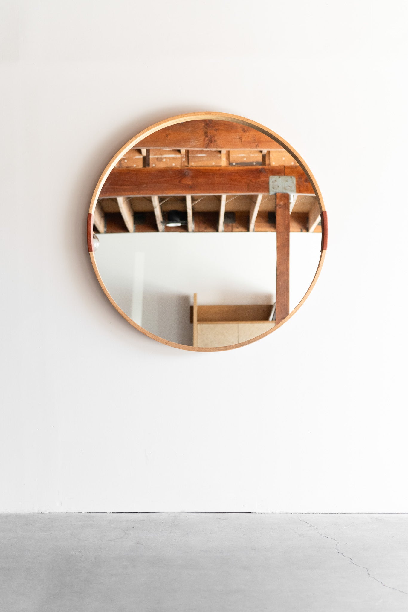 Carter mirror - full shot