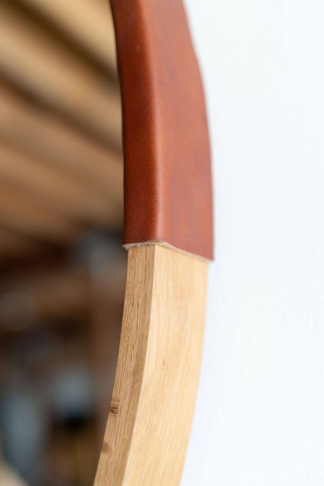 carter mirror - close up o leather