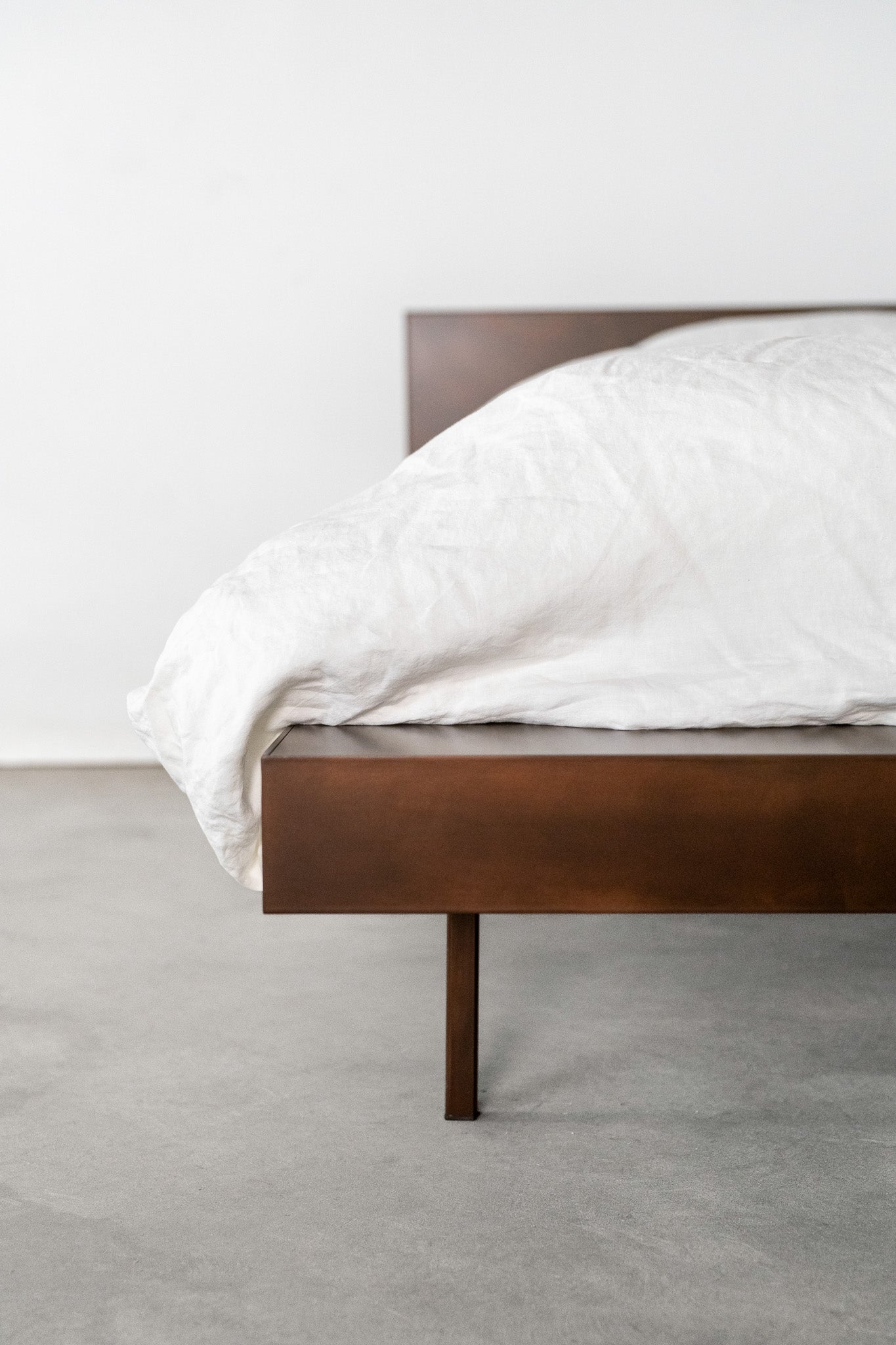 Mossam Platform Bed (Patina)