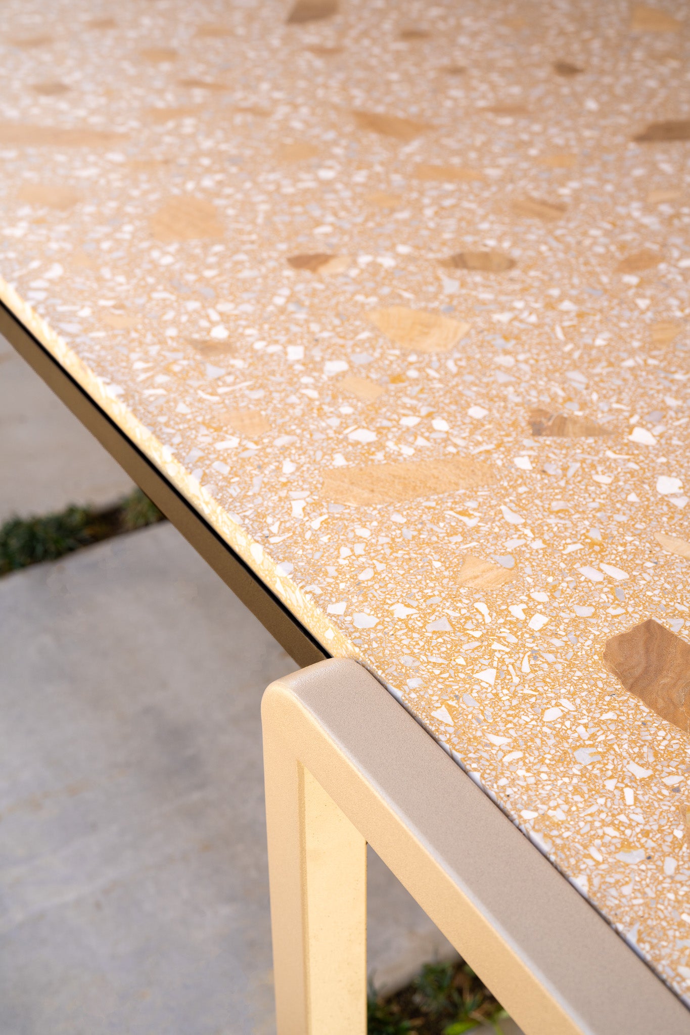 Outdoor Dume Dining Table