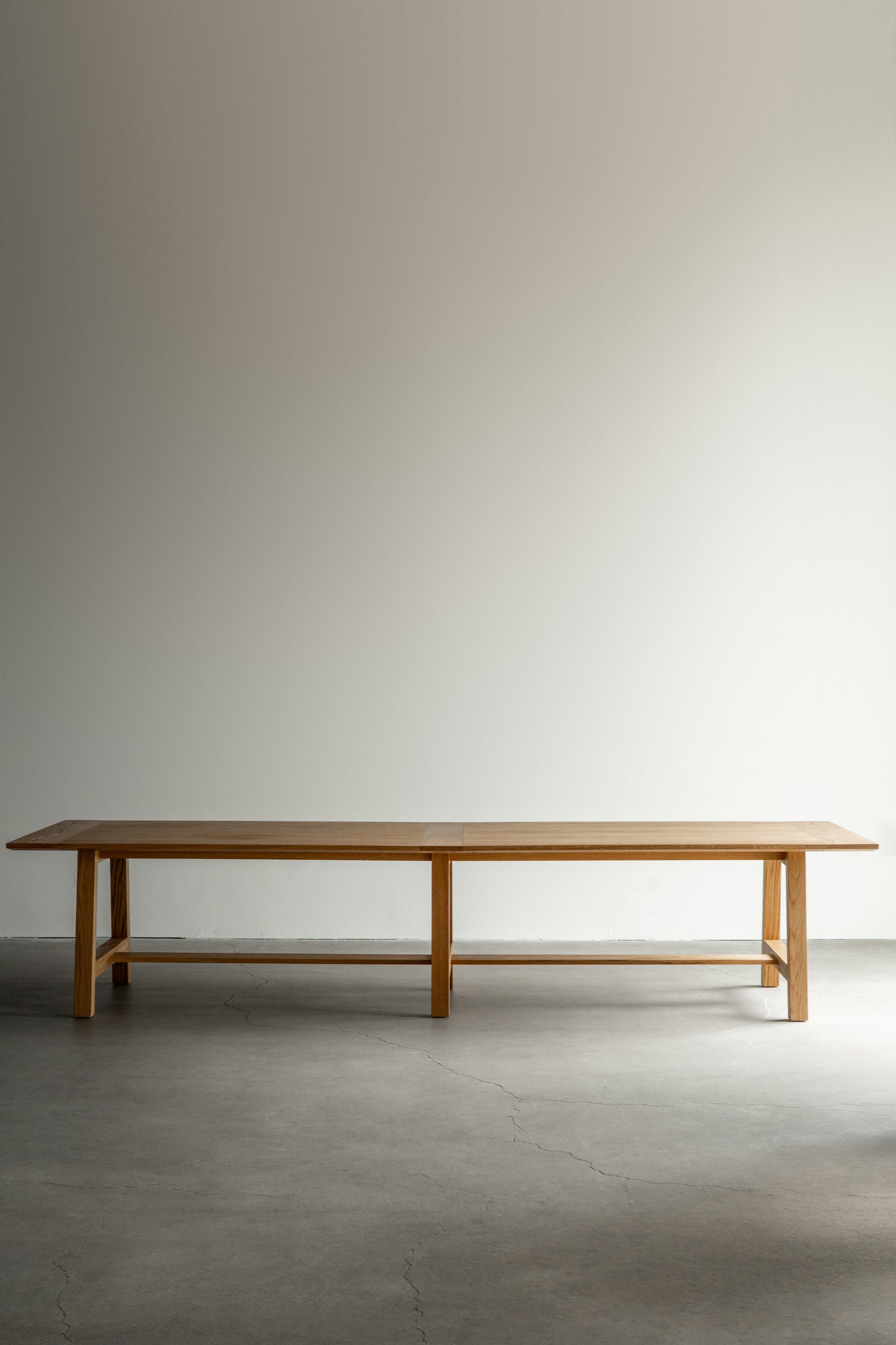 alt_text::Entrada Dining Table- shot of left side||size::144”L||show_in_gallery::true||position::first