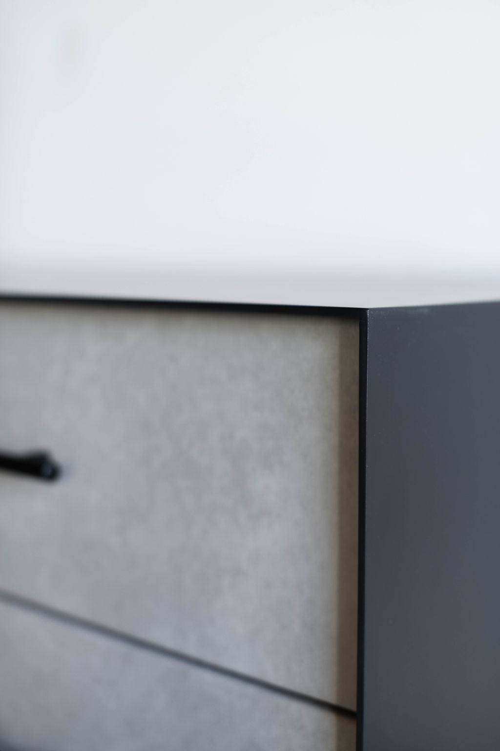 close up of right top steel corner