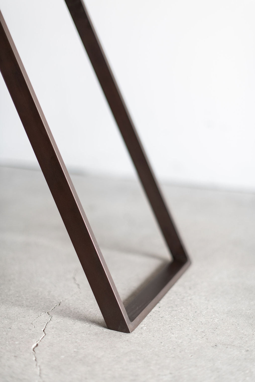 Cane console - zoomed in shot of steel legs