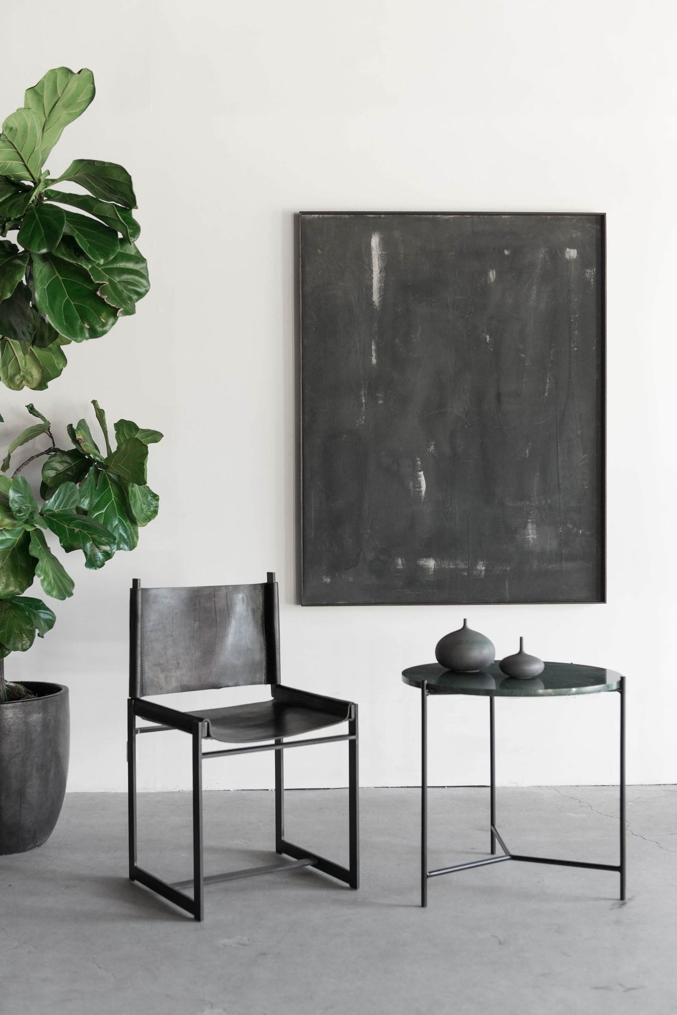 Empress green - round marble top with steel legs