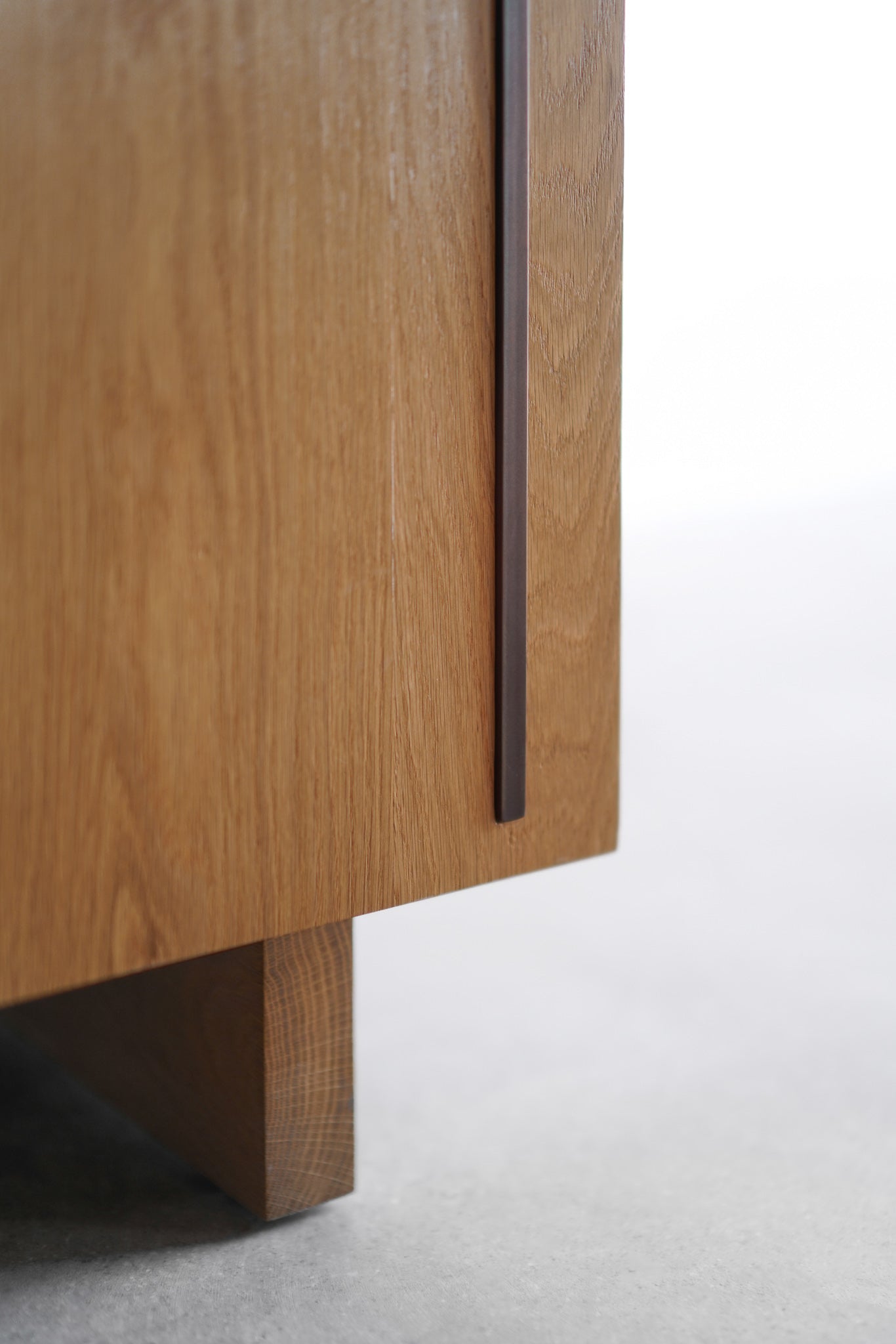 Carter sofa - bottom right corner close up shot of wood