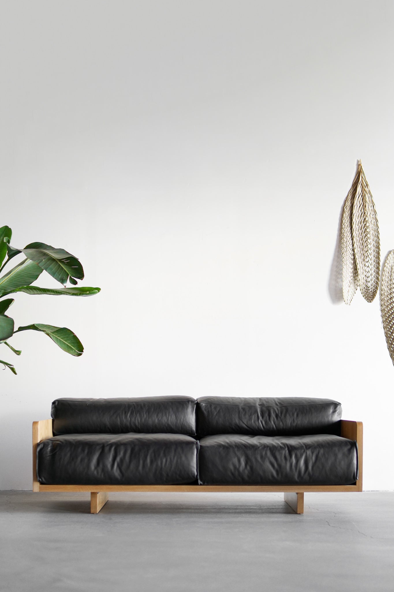 Carter sofa black leather - full shot