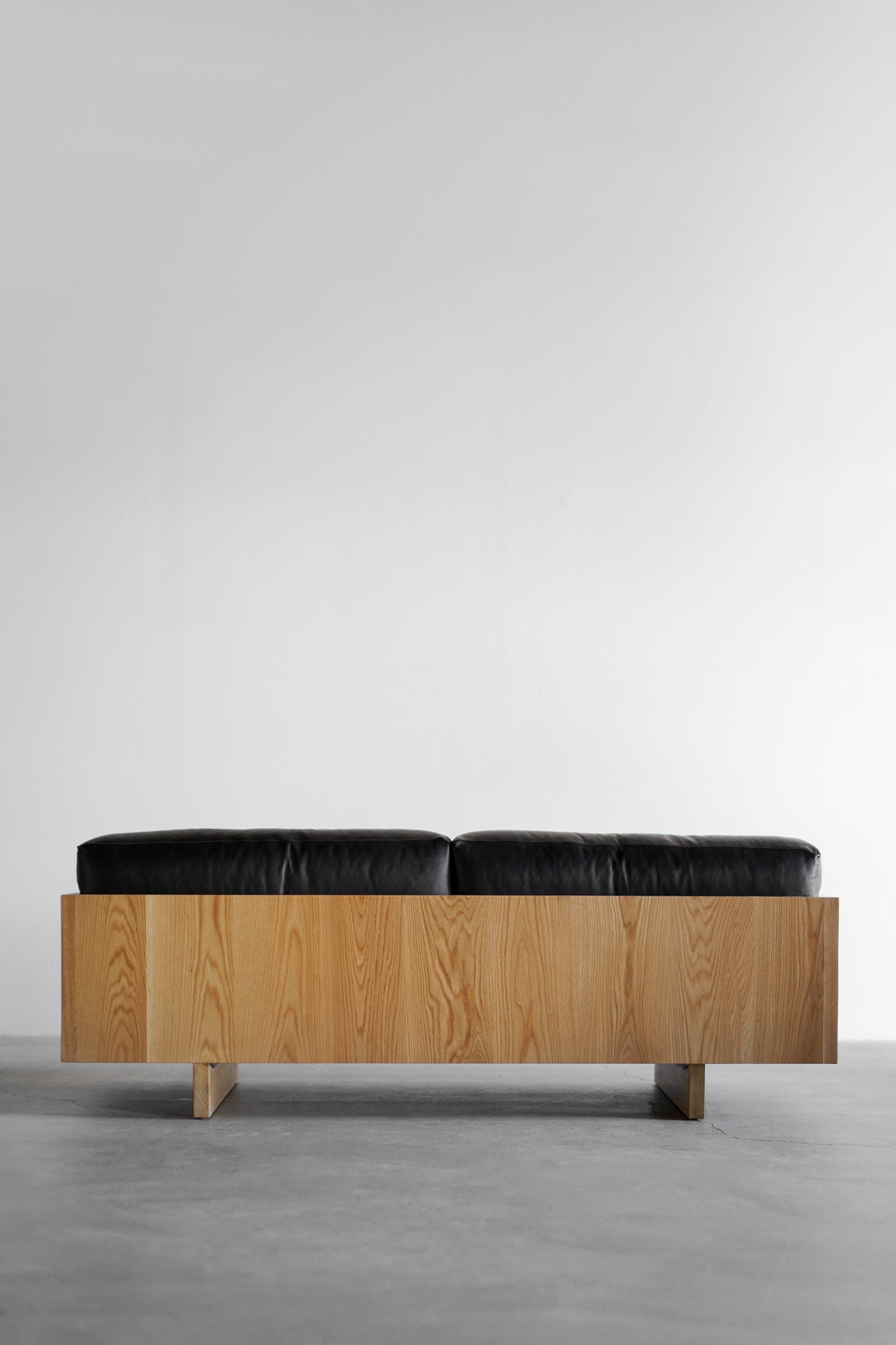 Carter sofa Black leather - back shot