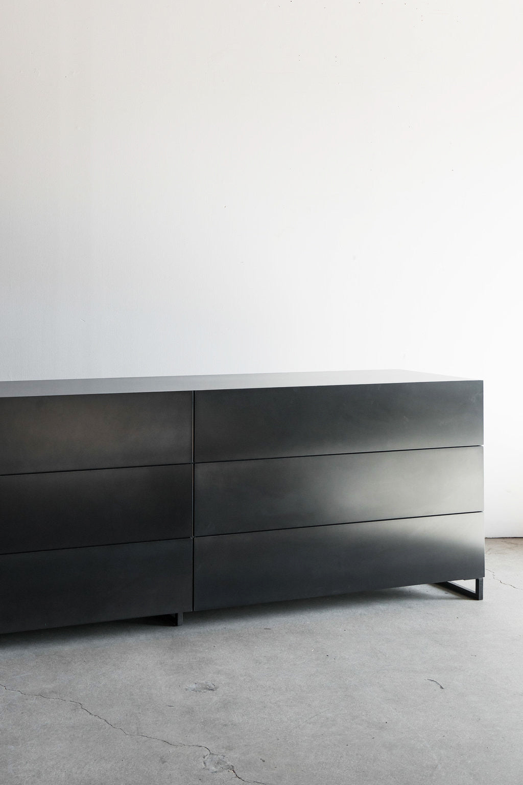 Chambers dresser side shot