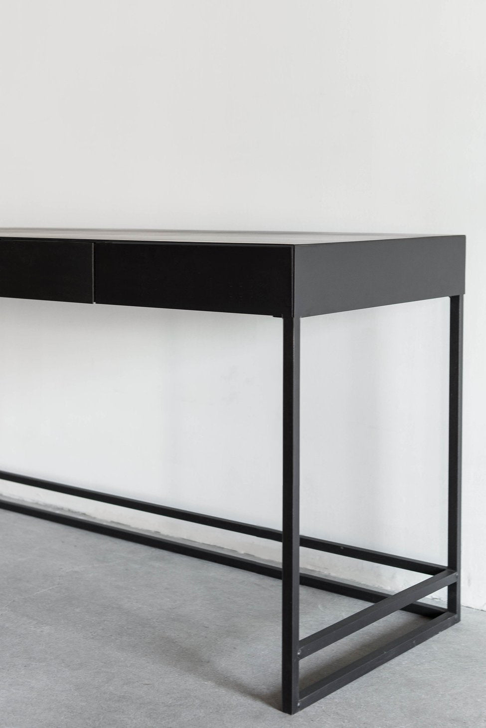 Chambers desk - bottom right side