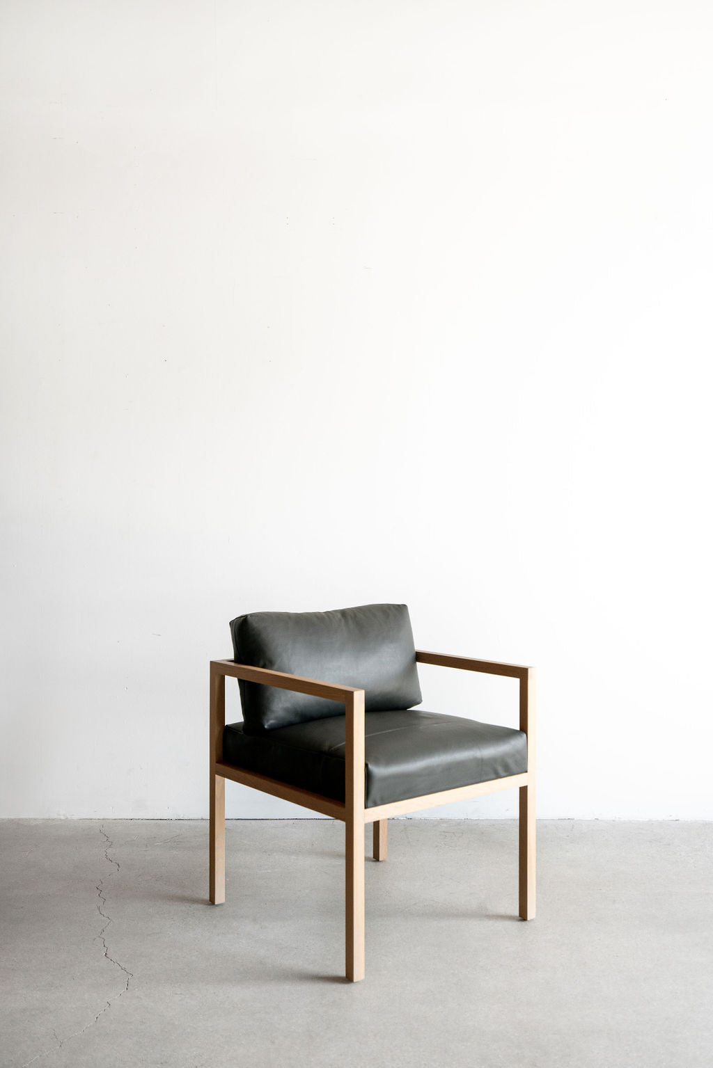 Eve dining chair black leather - full shot