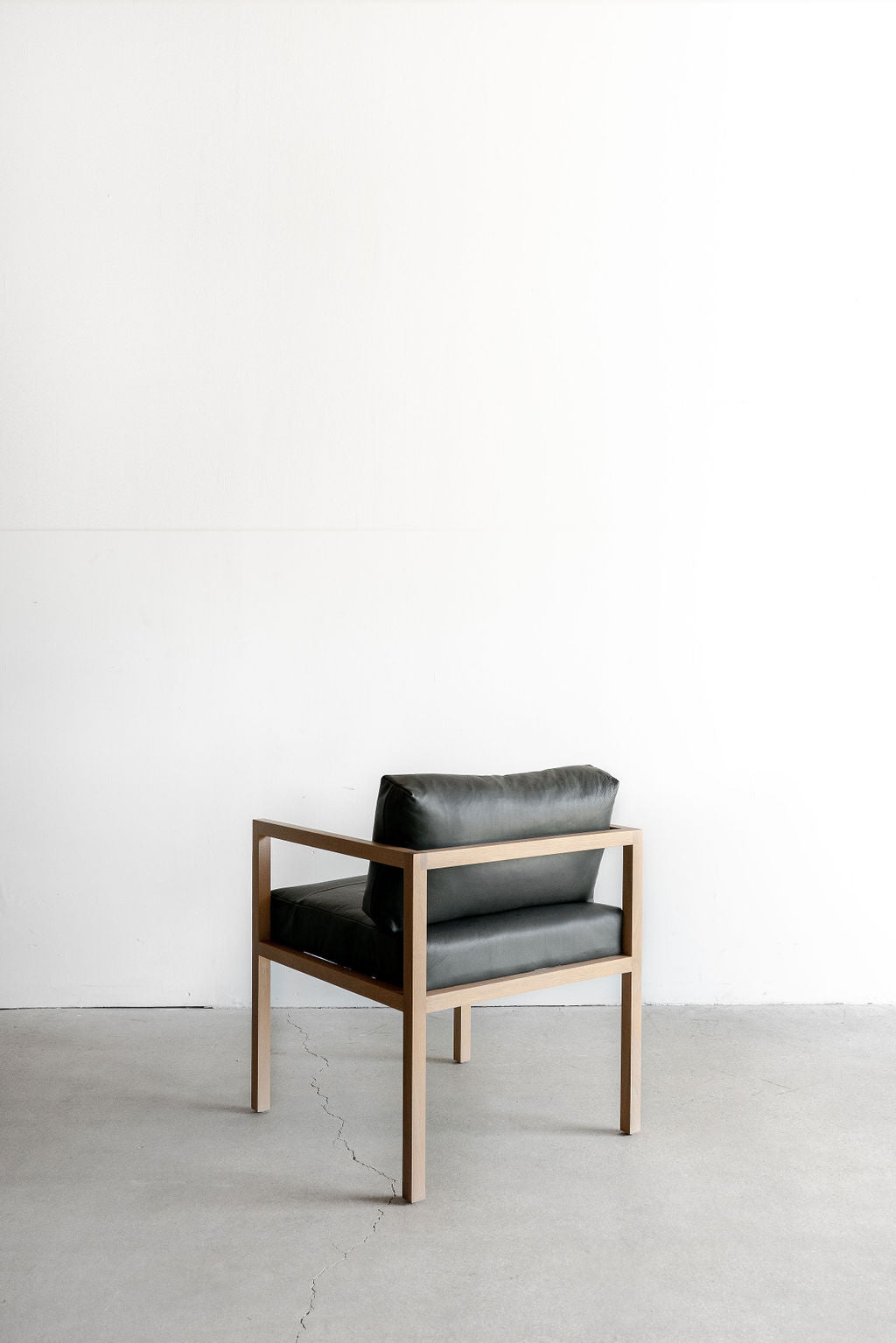 Eve dining chair - black leather - full back shot