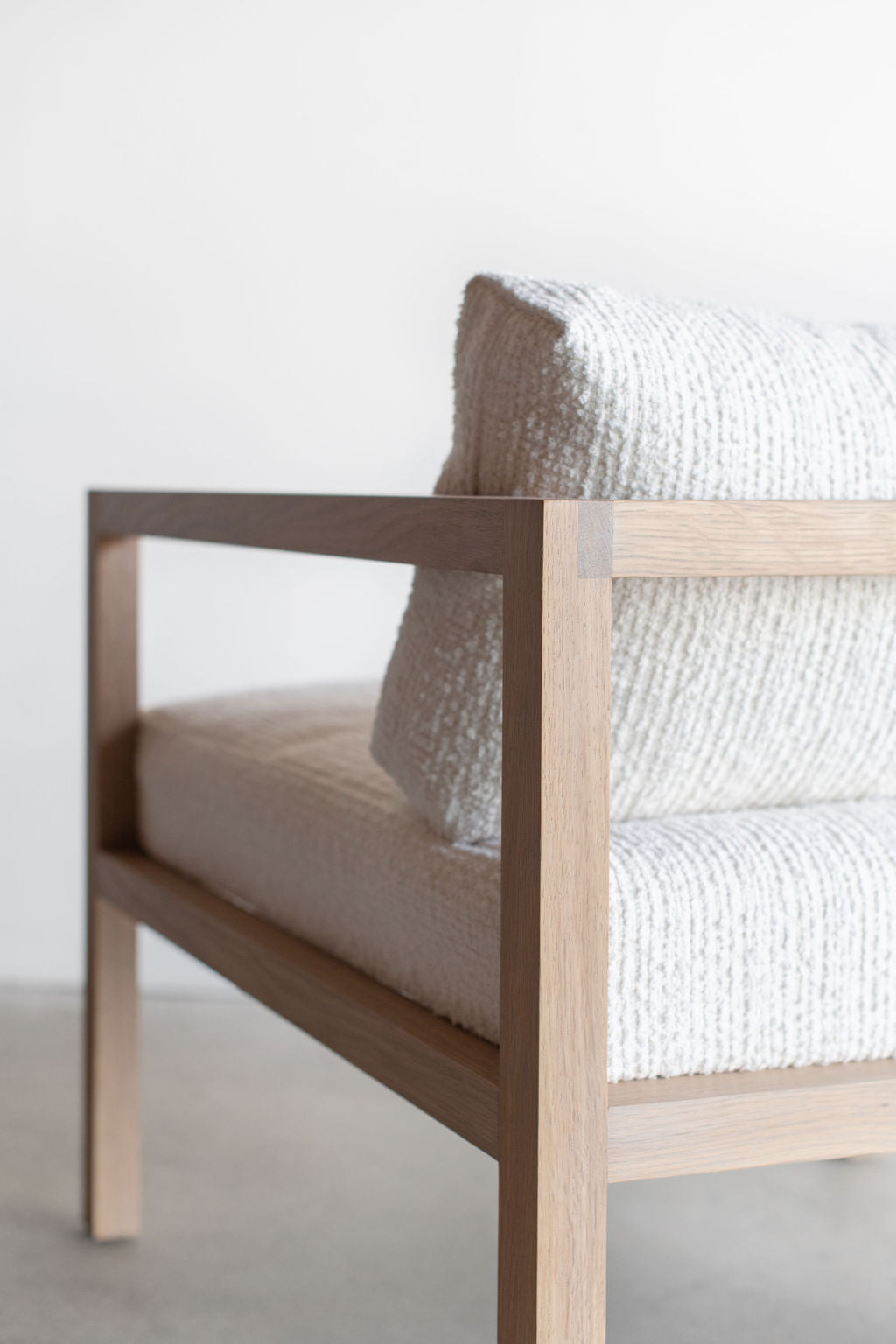 eve lounge chair - close up on arm back