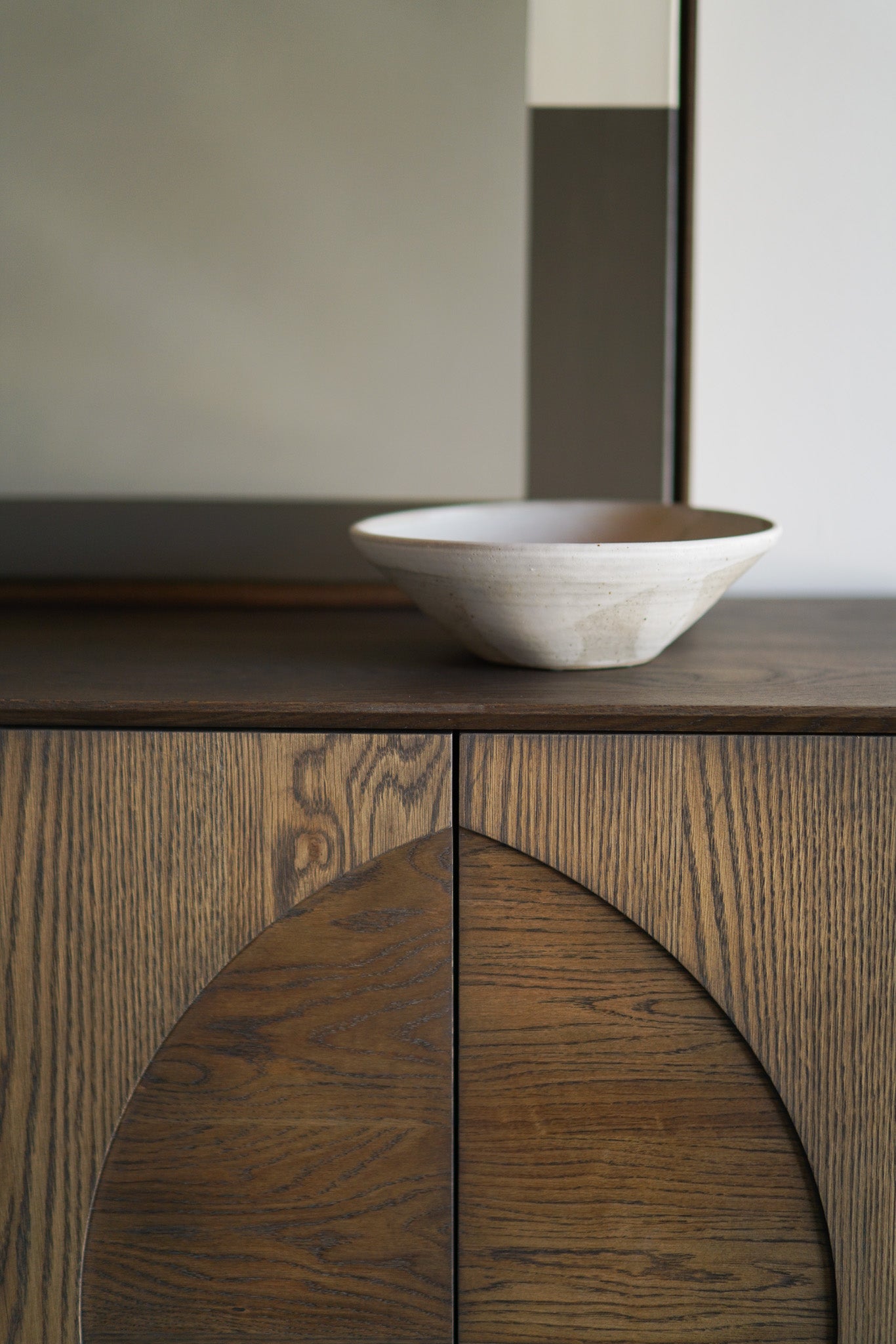 Flores credenza - close up on layered doors