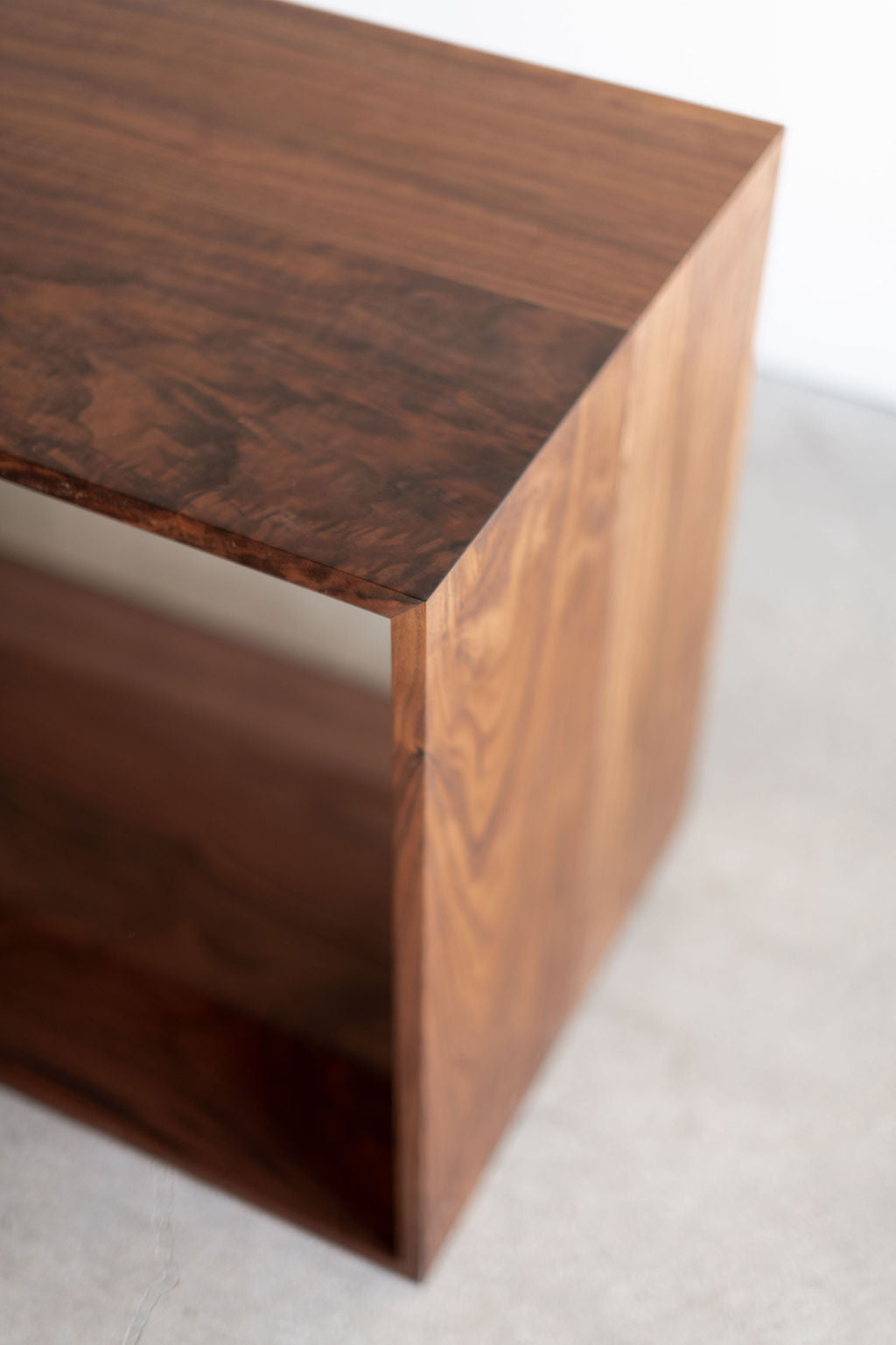 Kings console - right side close up on wood