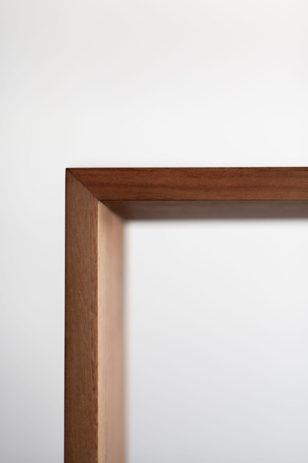 Kings console - wood close up