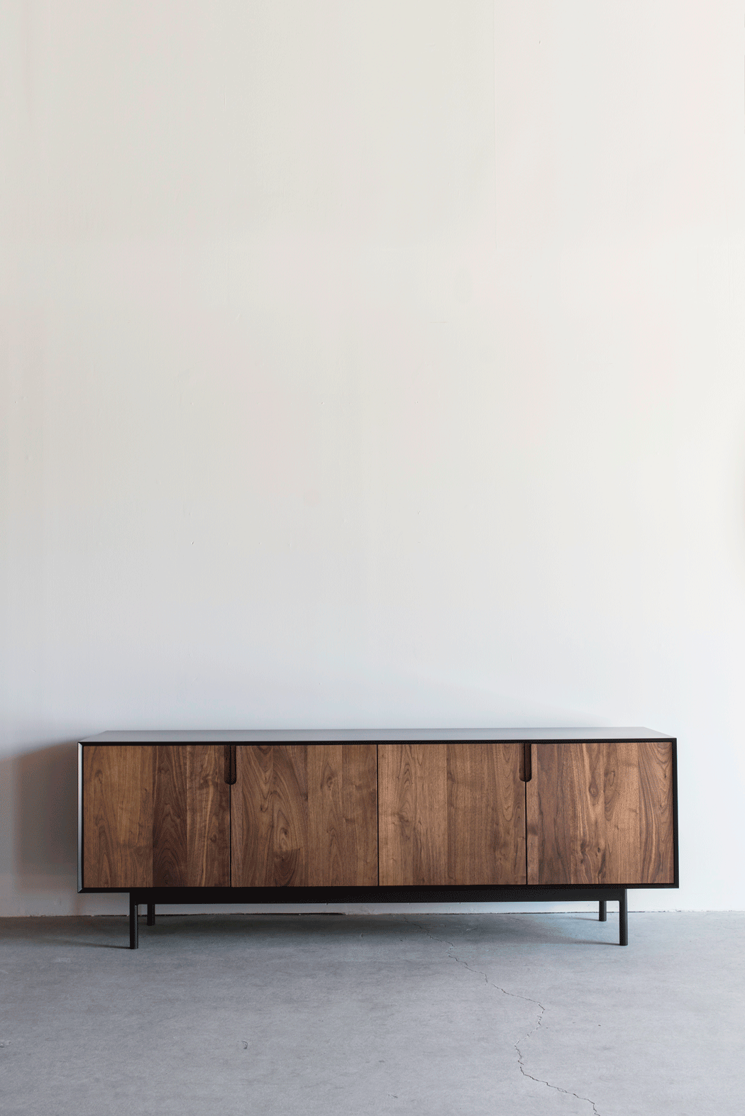 Kings credenza- full shot