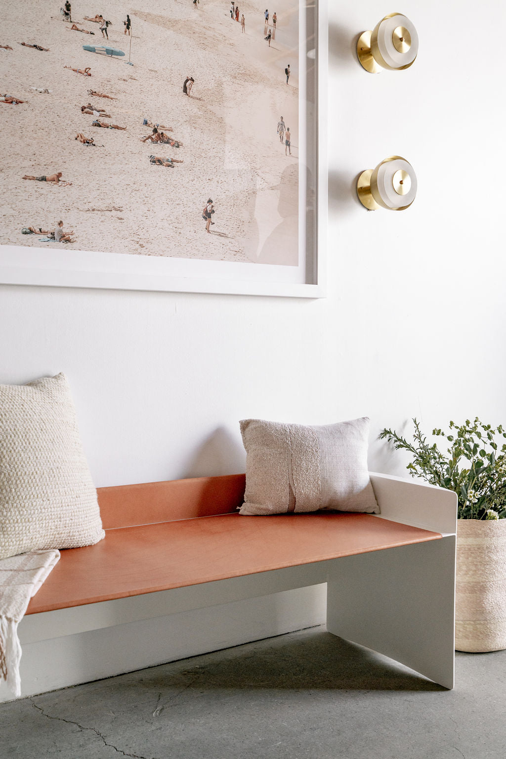 Latigo bench tan - steel bench with leather piece