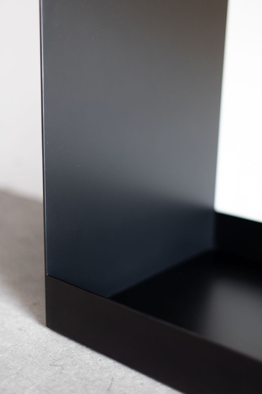 Latigo console - steel casing