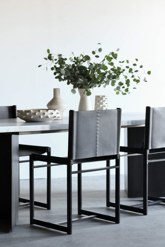 Latigo lounge chair - black leather