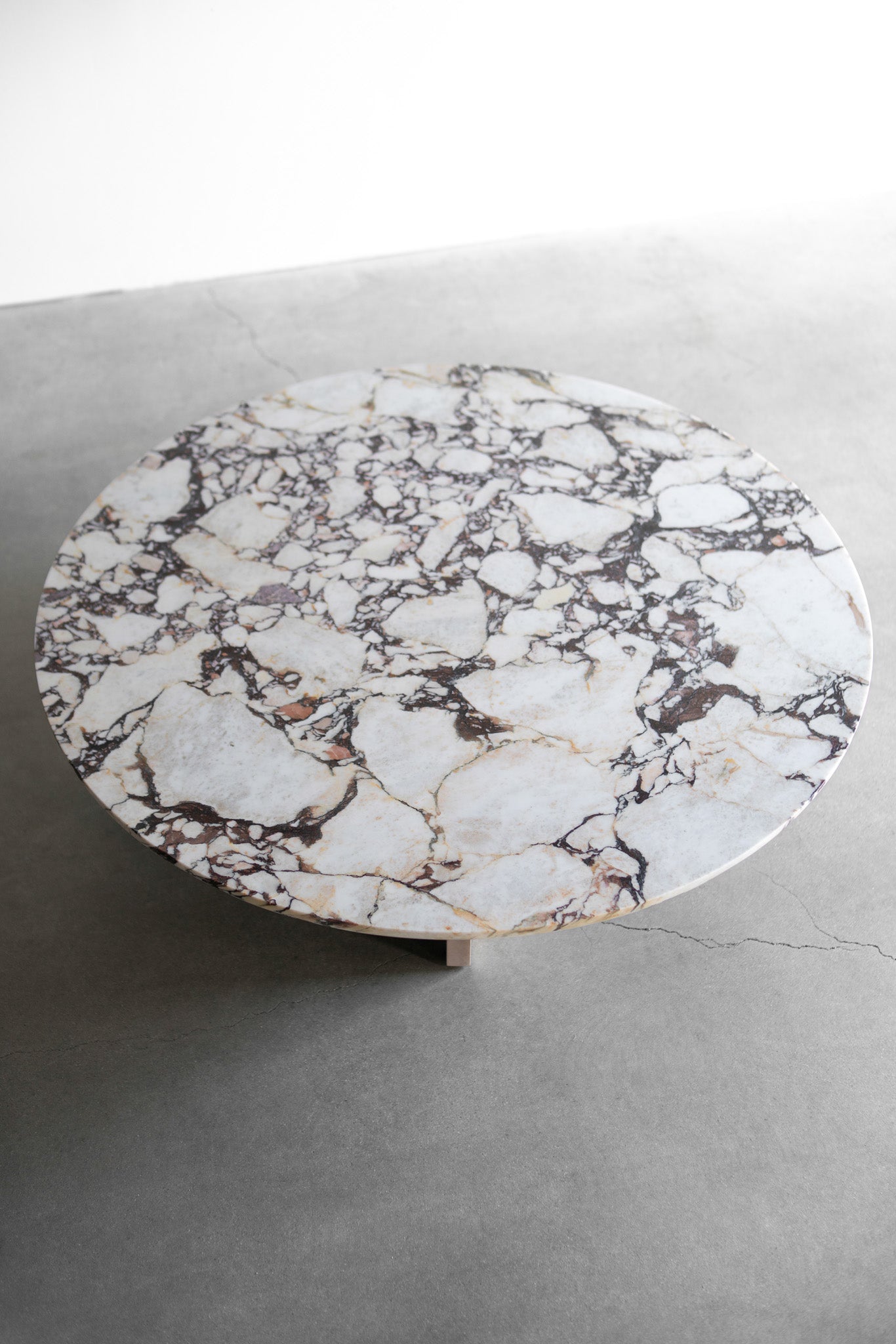 Mira coffee table full shot