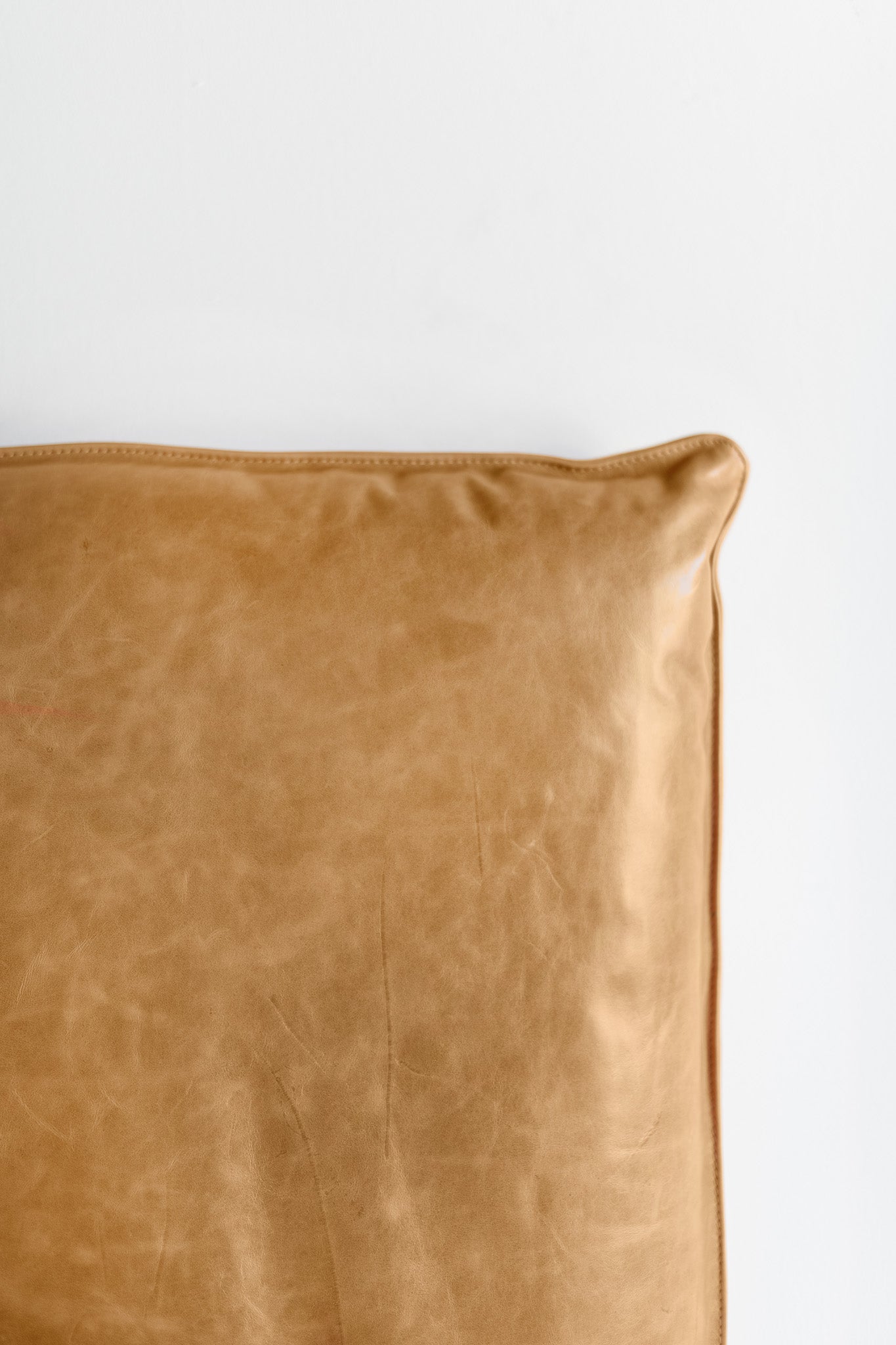 Sorrento bed - close up on leather headboard