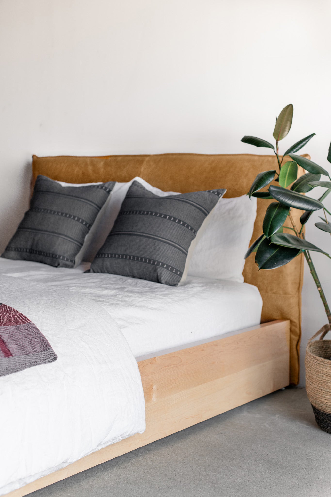 Sorrento bed