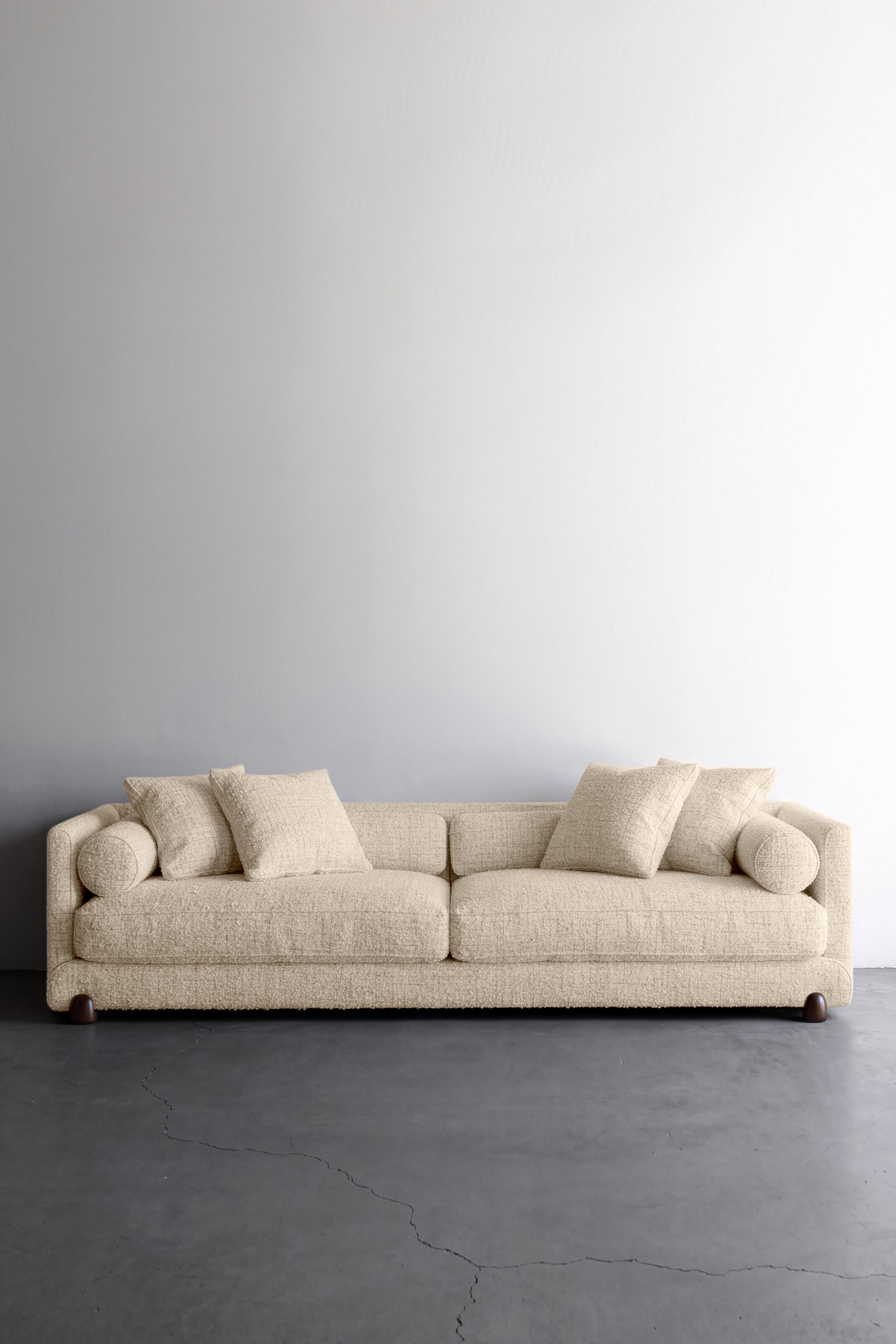 alt_text::Delano Sofa - shot of left side||color::Oatmeal||show_in_gallery::true||position::first