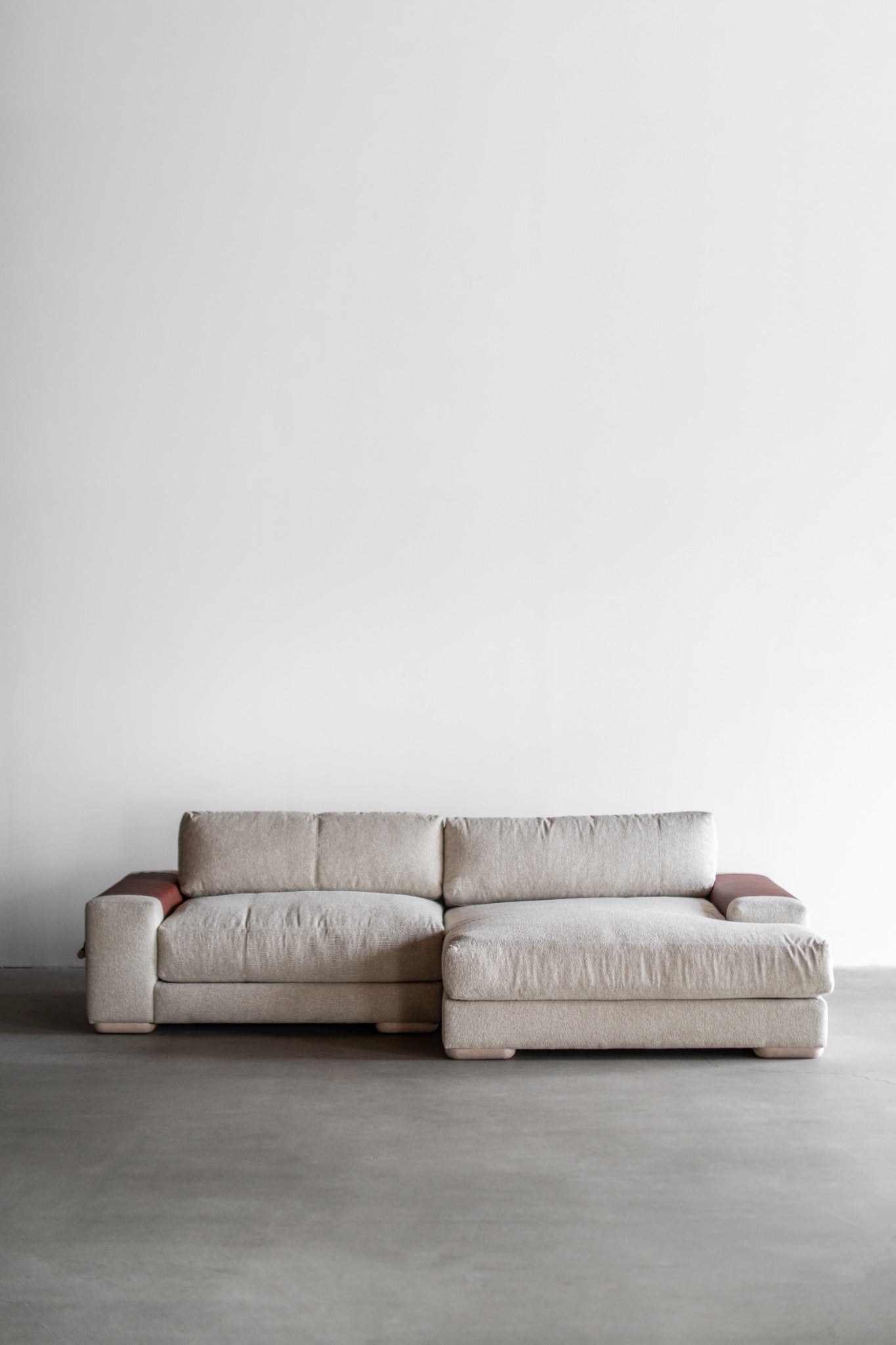 Alma Sofa Sectional | STOCK