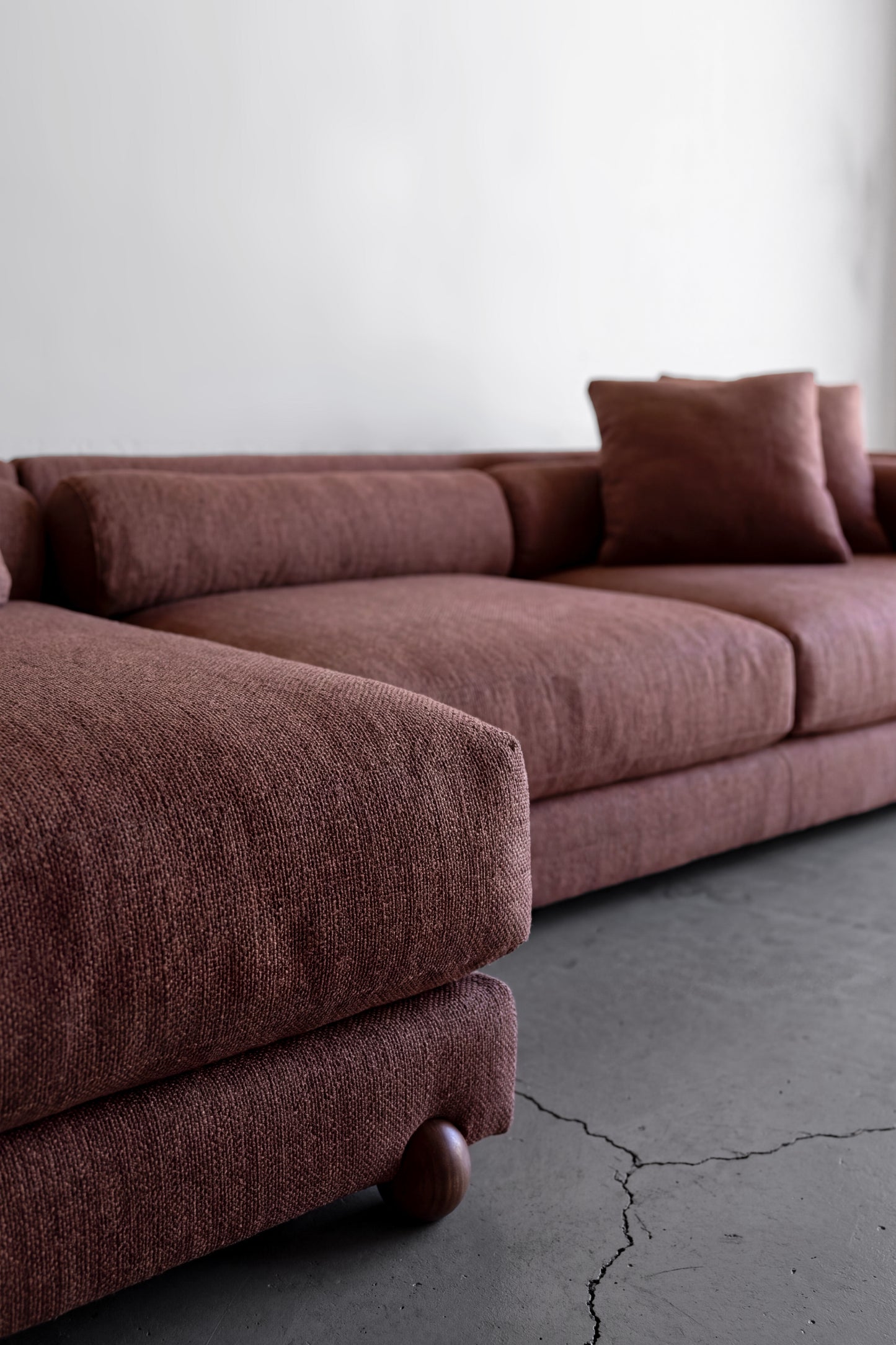 alt_text::Delano Sofa Sectional (Two Piece)- shot of left side||color::Rouge||show_in_gallery::true||position::first