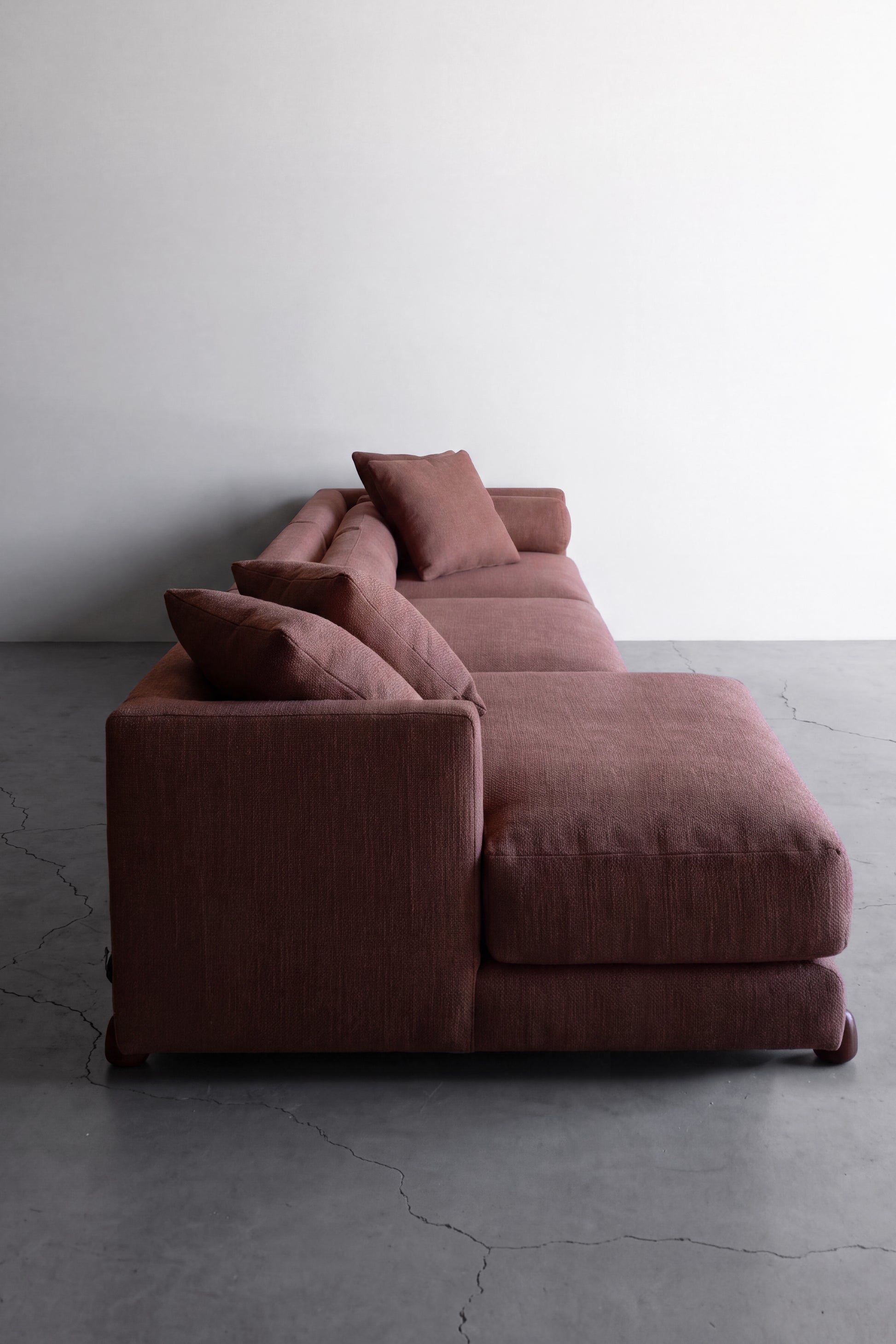 alt_text::Delano Sofa Sectional (Two Piece)- shot of left side||color::Rouge||show_in_gallery::true||position::first