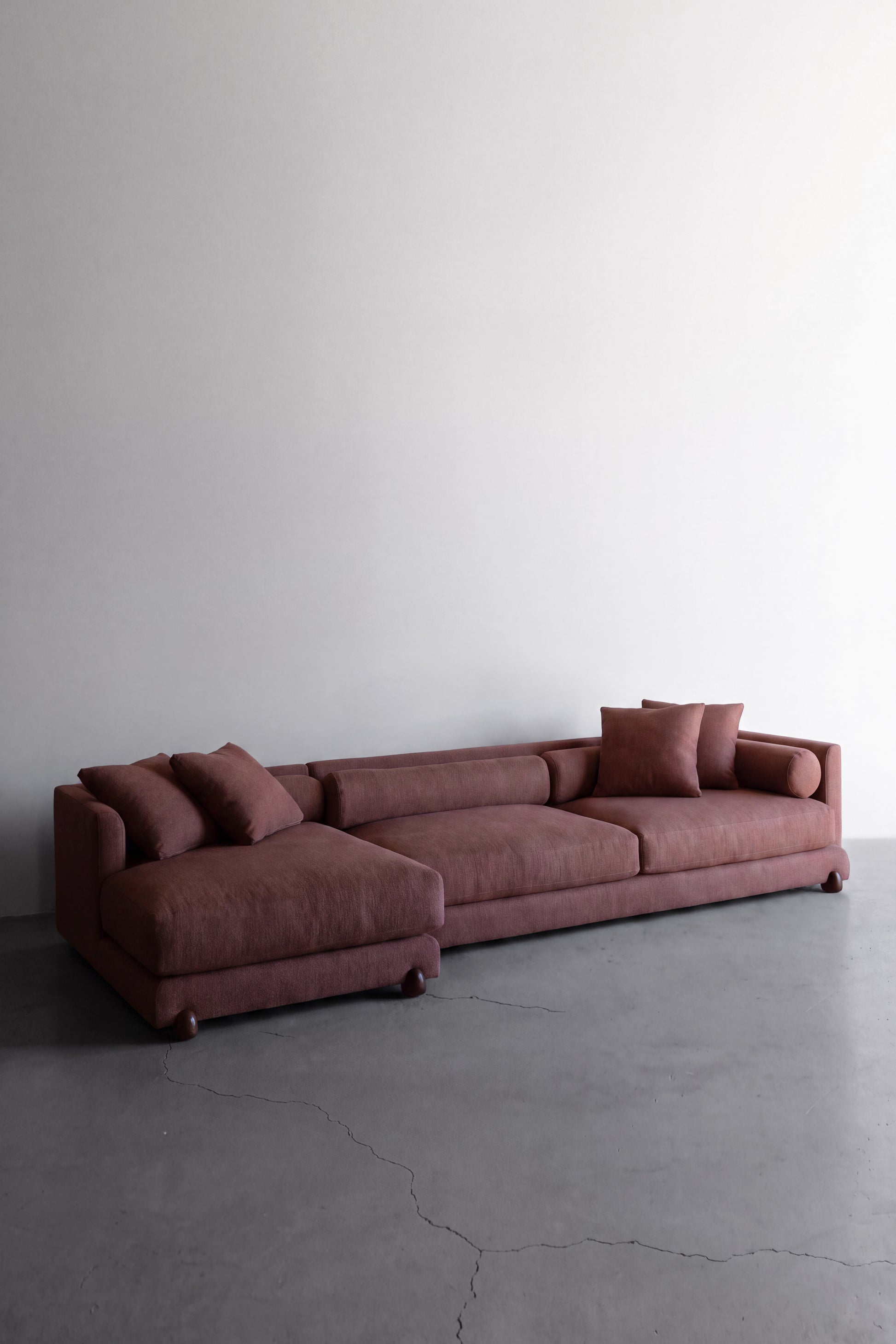 alt_text::Delano Sofa Sectional (Two Piece)- shot of left side||color::Rouge||show_in_gallery::true||position::first
