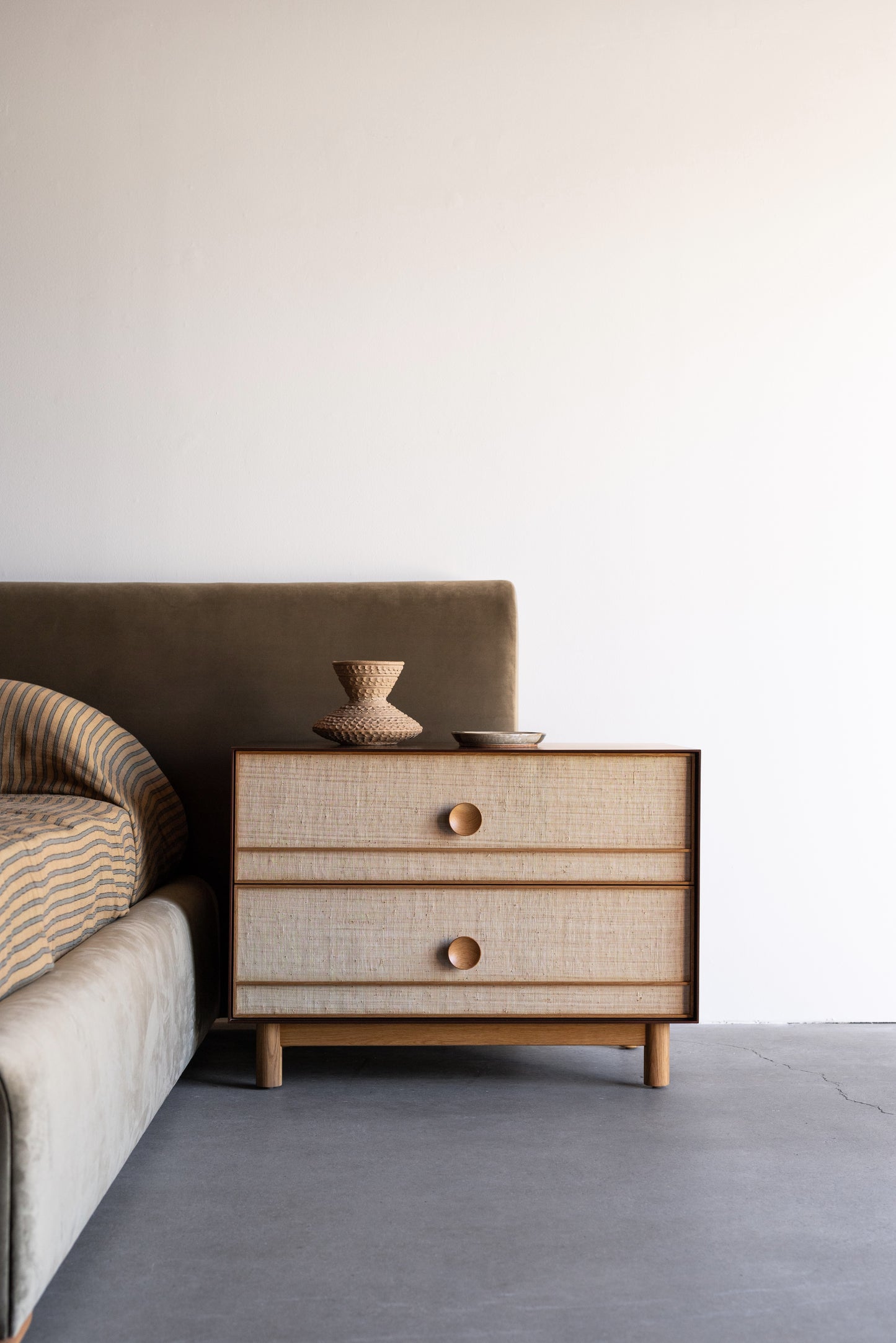 Entrada Nightstand