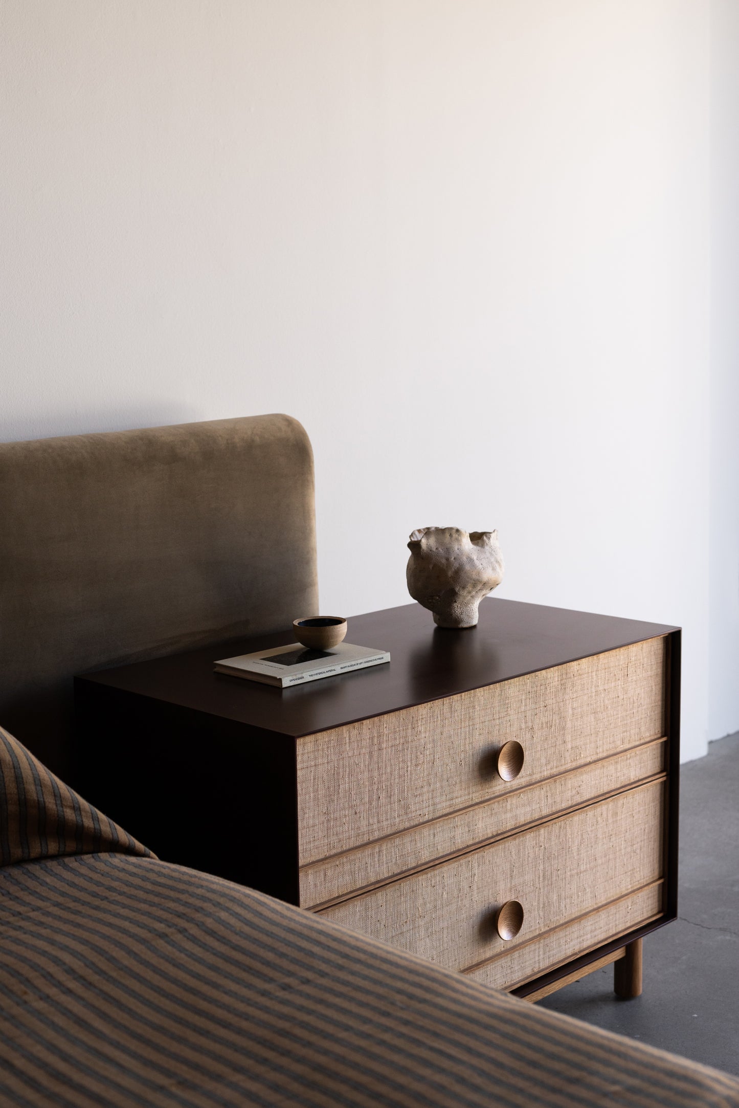 Entrada Nightstand