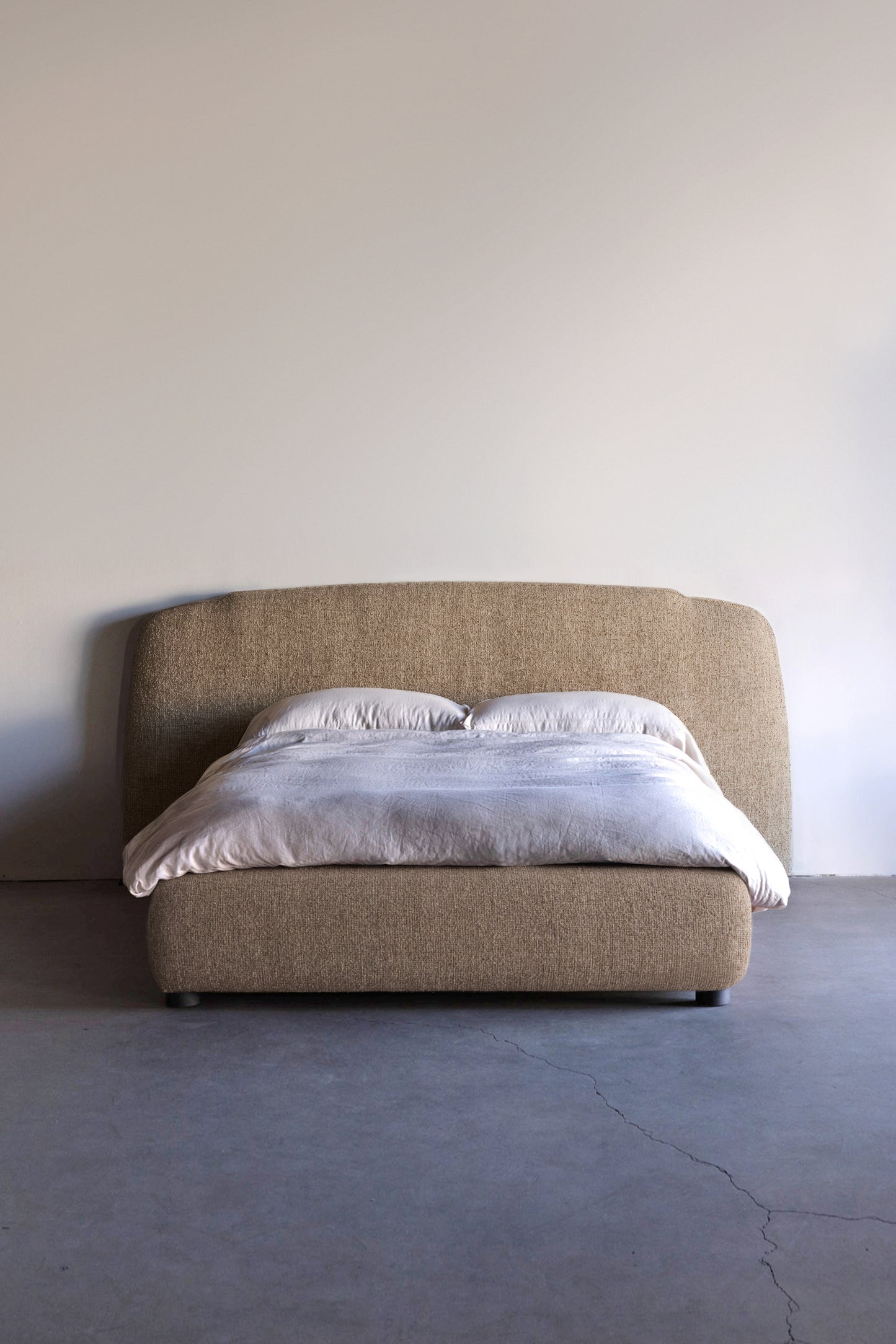 alt_text::Rollins Bed- shot of left side||color::Santorini||show_in_gallery::true||position::first
