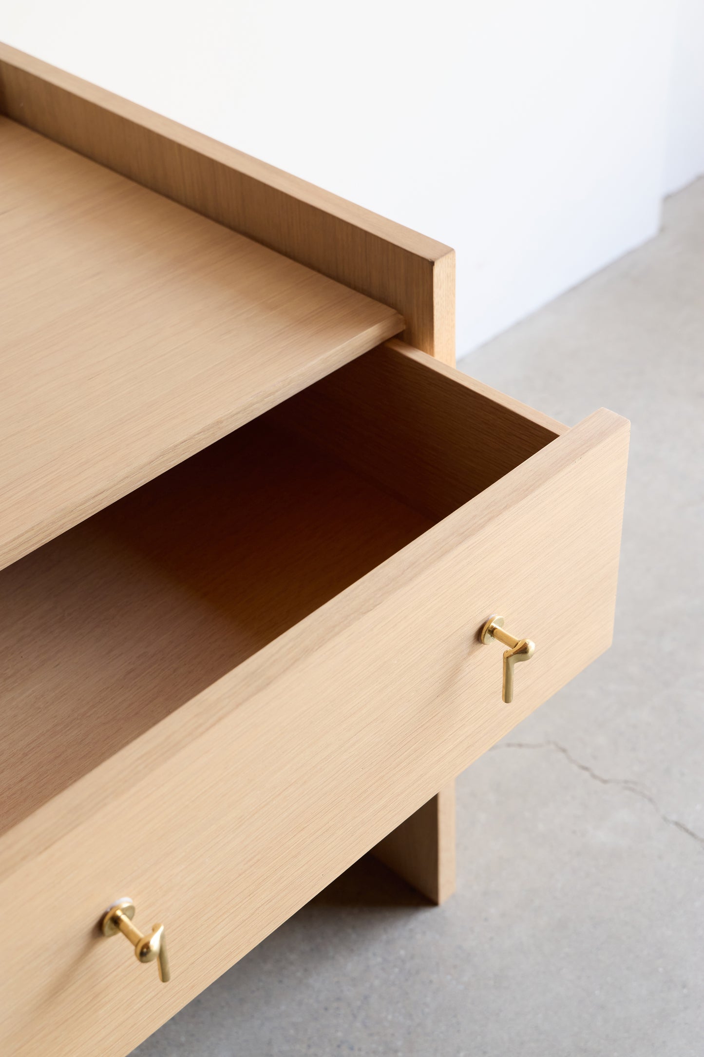 alt_text::Marella Console - shot of left side||color::Oak||show_in_gallery::true||position::first