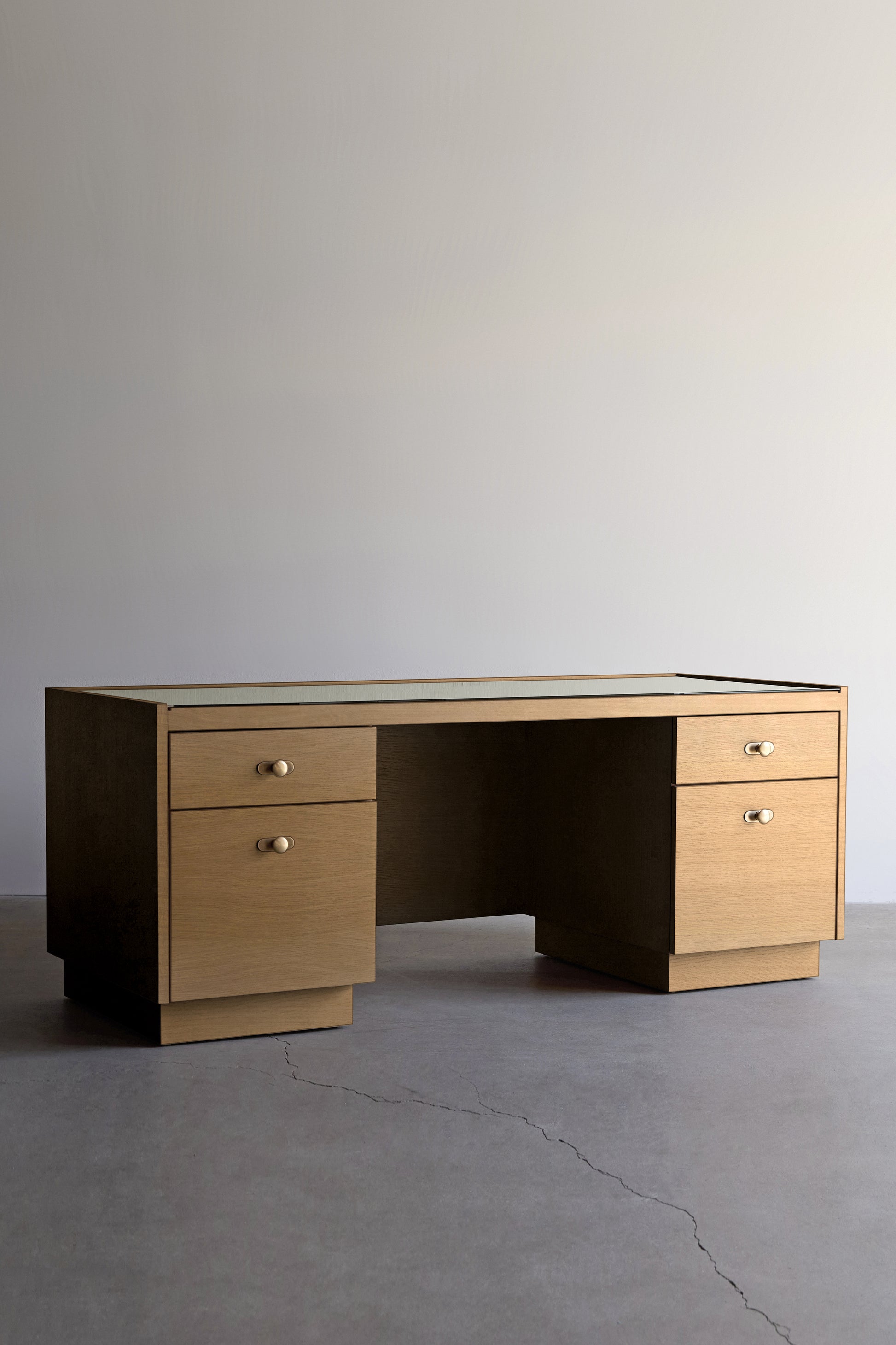 alt_text::Marella Desk - shot of left side||color::Oak||show_in_gallery::true||position::first