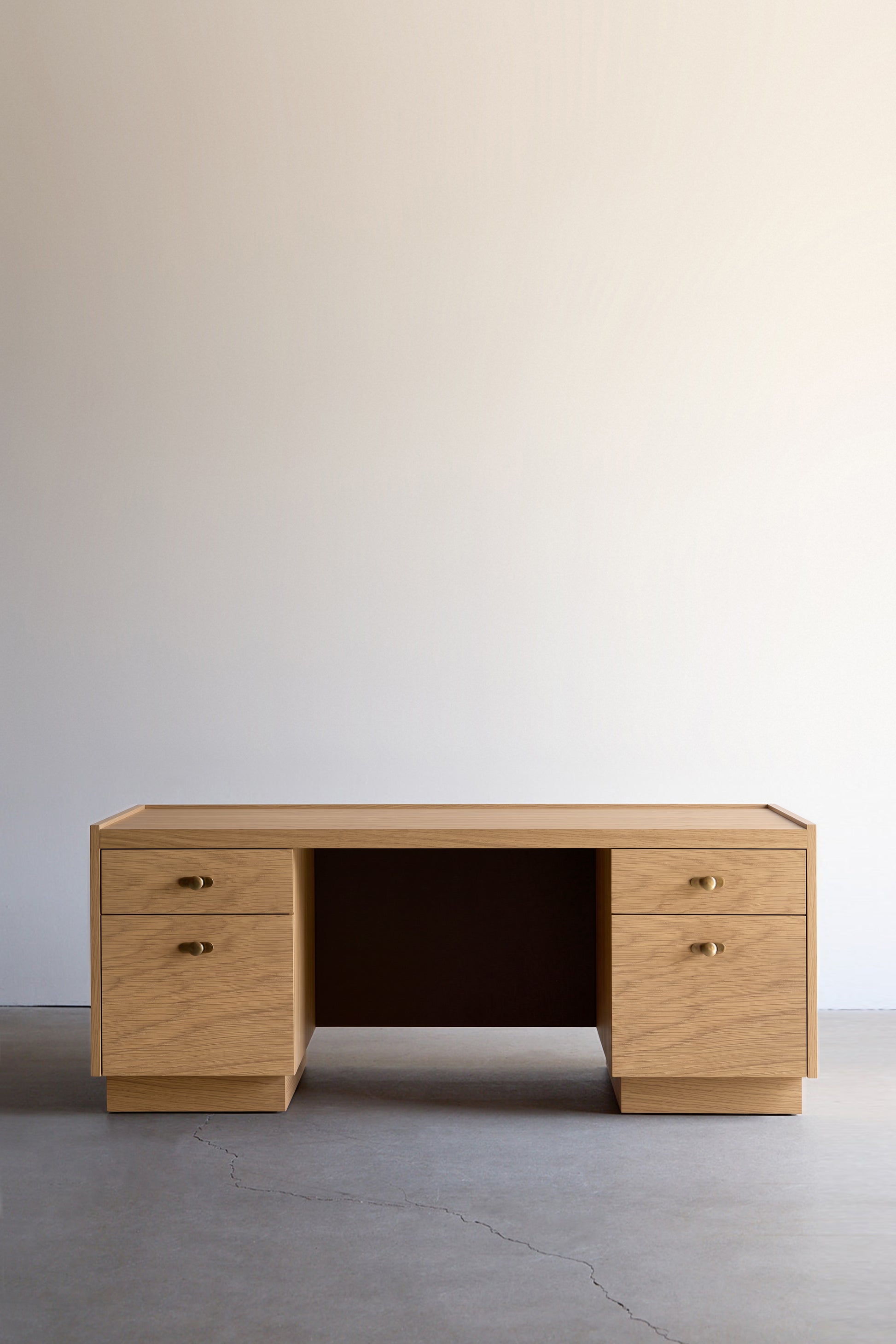 alt_text::Marella Desk - shot of left side||color::Oak||show_in_gallery::true||position::first