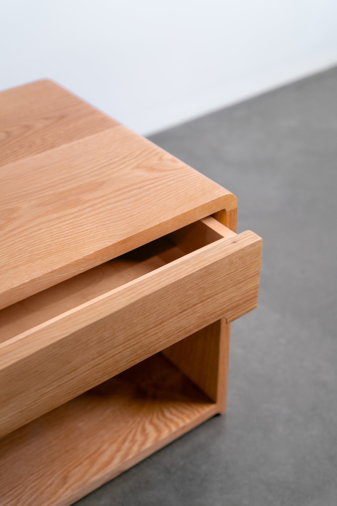 Carter Nightstand (OAK)