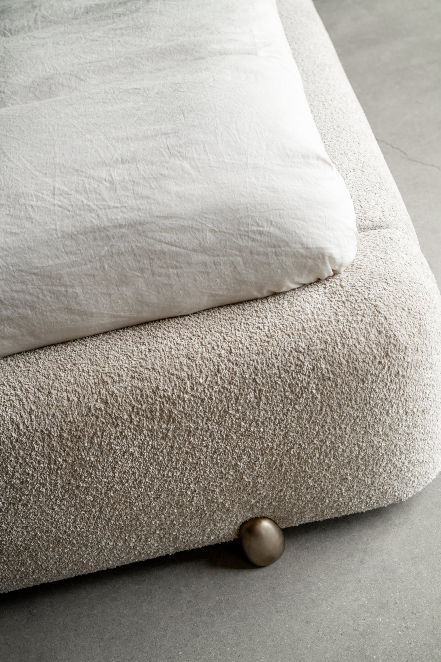 alt_text::Delano Bed Flush - shot of left side||color::Latte||show_in_gallery::true||position::first