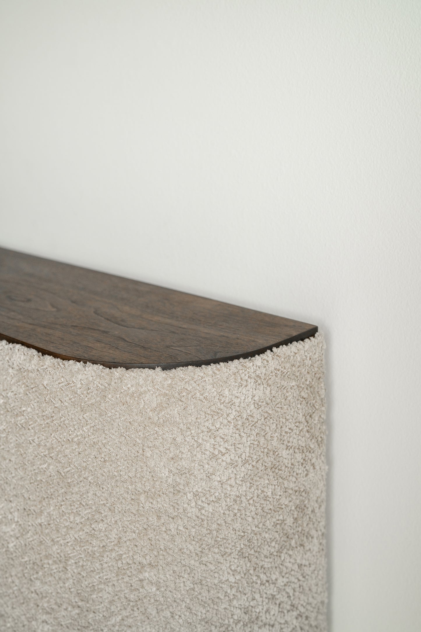 alt_text::Delano Bed Flush - shot of left side||color::Latte||show_in_gallery::true||position::first