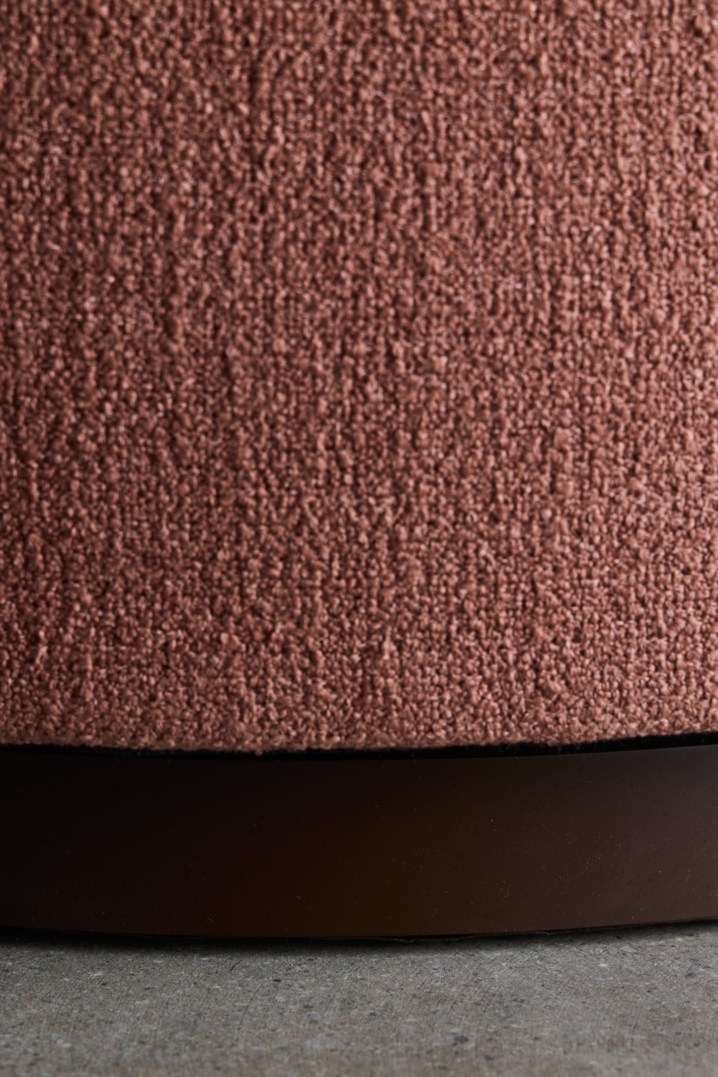alt_text::Delano Sofa Sectional - shot of left side||color::Rouge||show_in_gallery::true||position::first