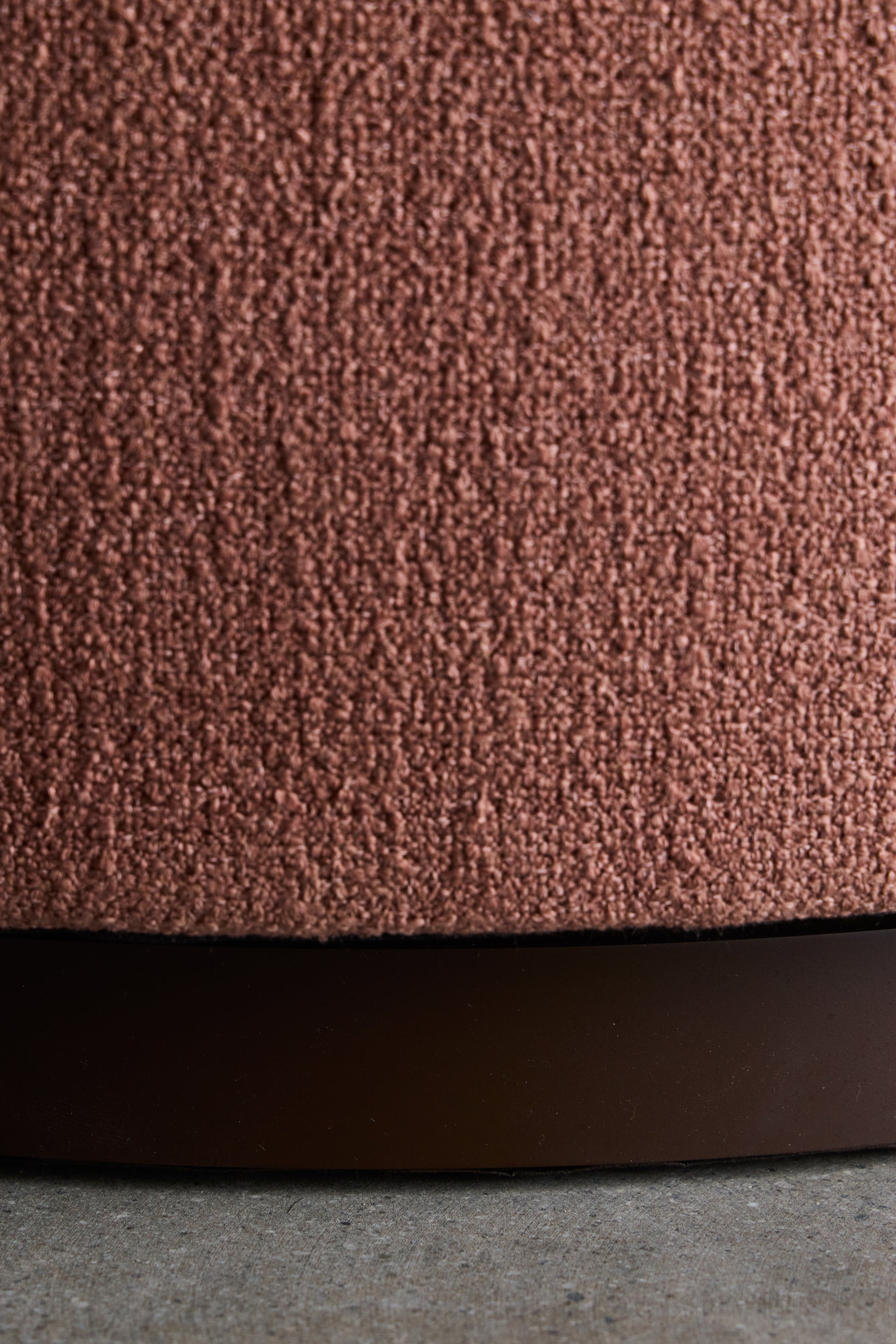 alt_text::Delano Sofa Sectional - shot of left side||color::Rouge||show_in_gallery::true||position::first